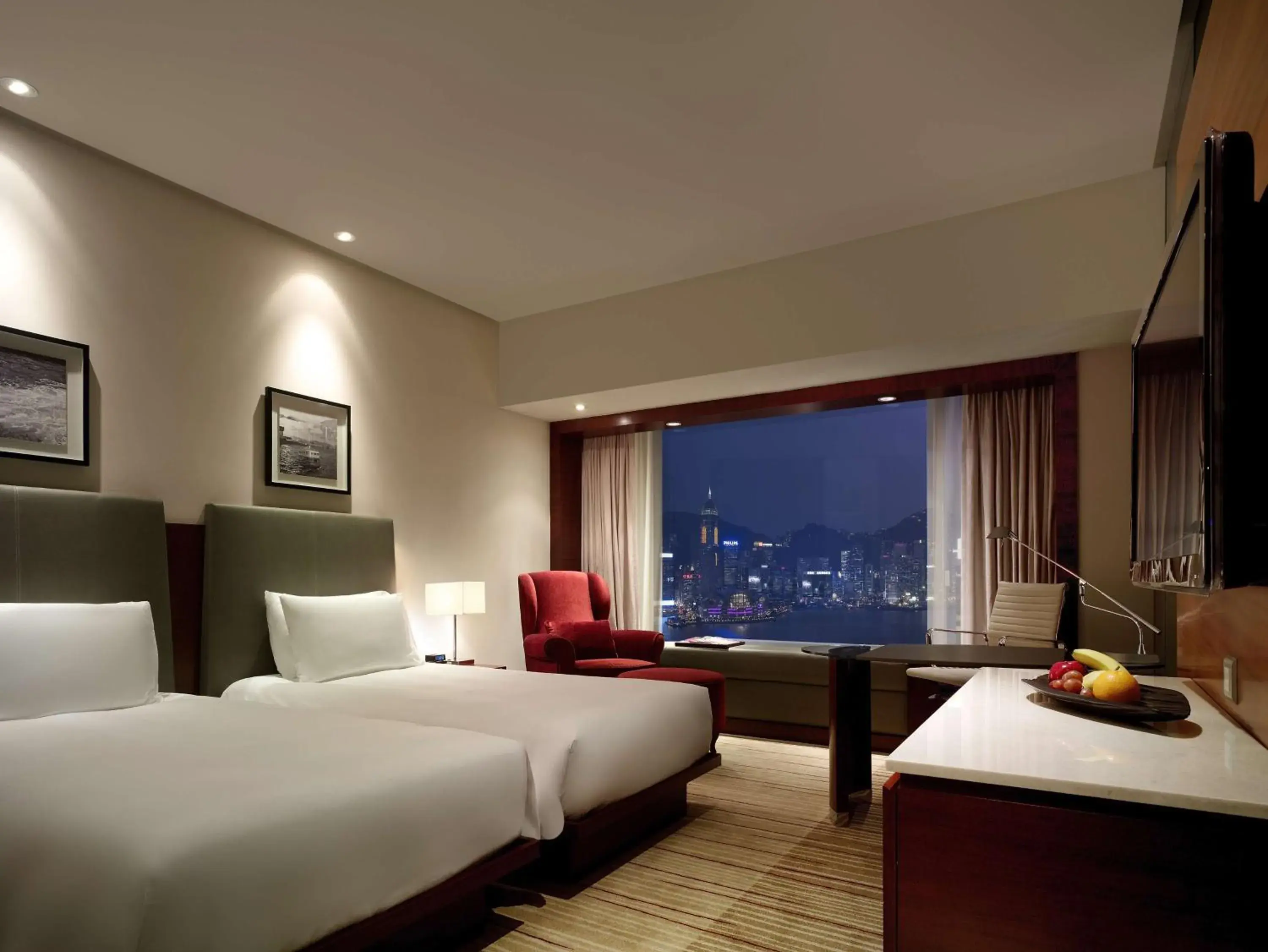 Photo of the whole room, Bed in Hyatt Regency Hong Kong Tsim Sha Tsui Photo of the whole room, Bed in Hyatt Regency Hong Kong Tsim Sha Tsui