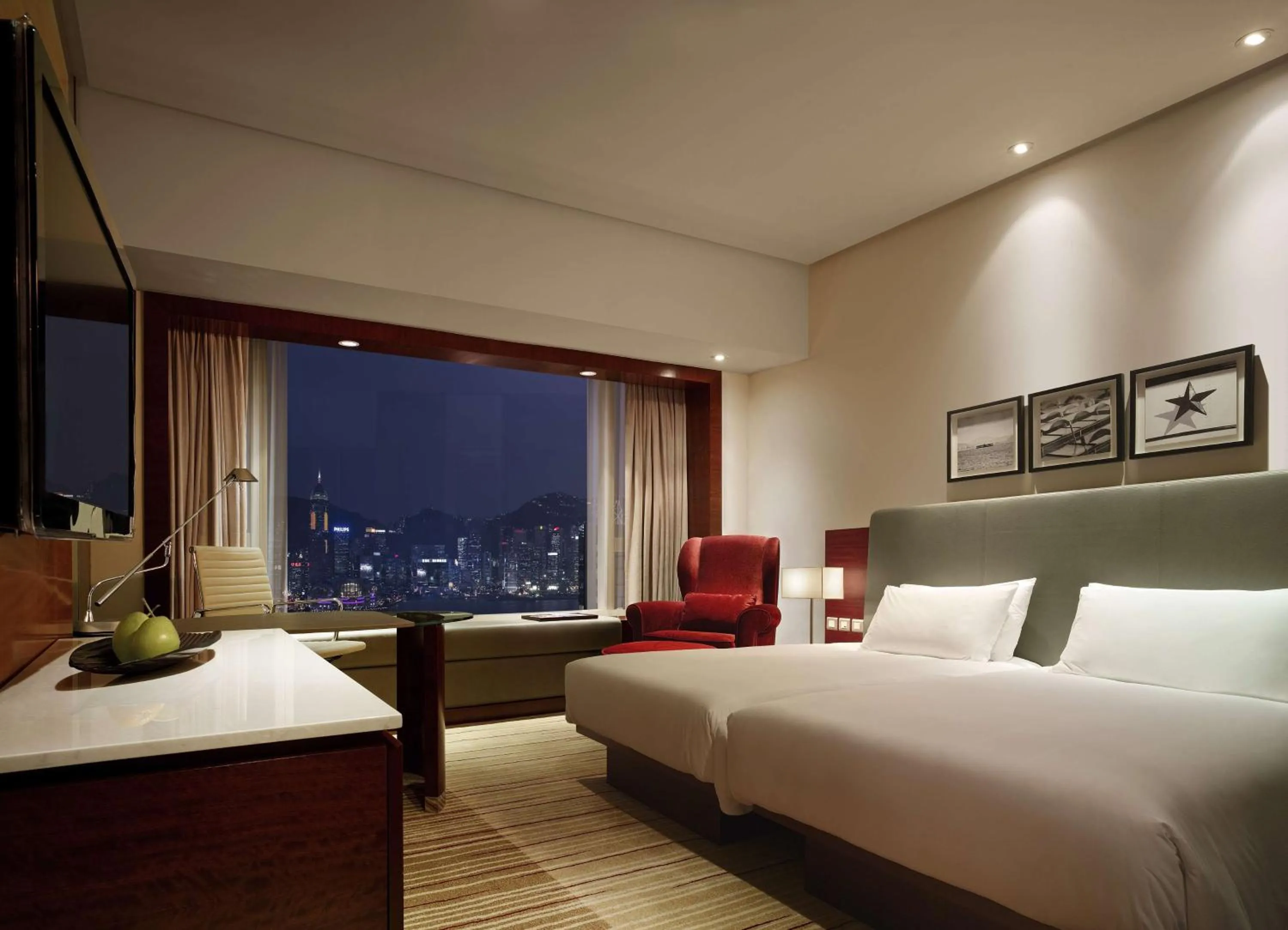 Photo of the whole room, Bed in Hyatt Regency Hong Kong Tsim Sha Tsui