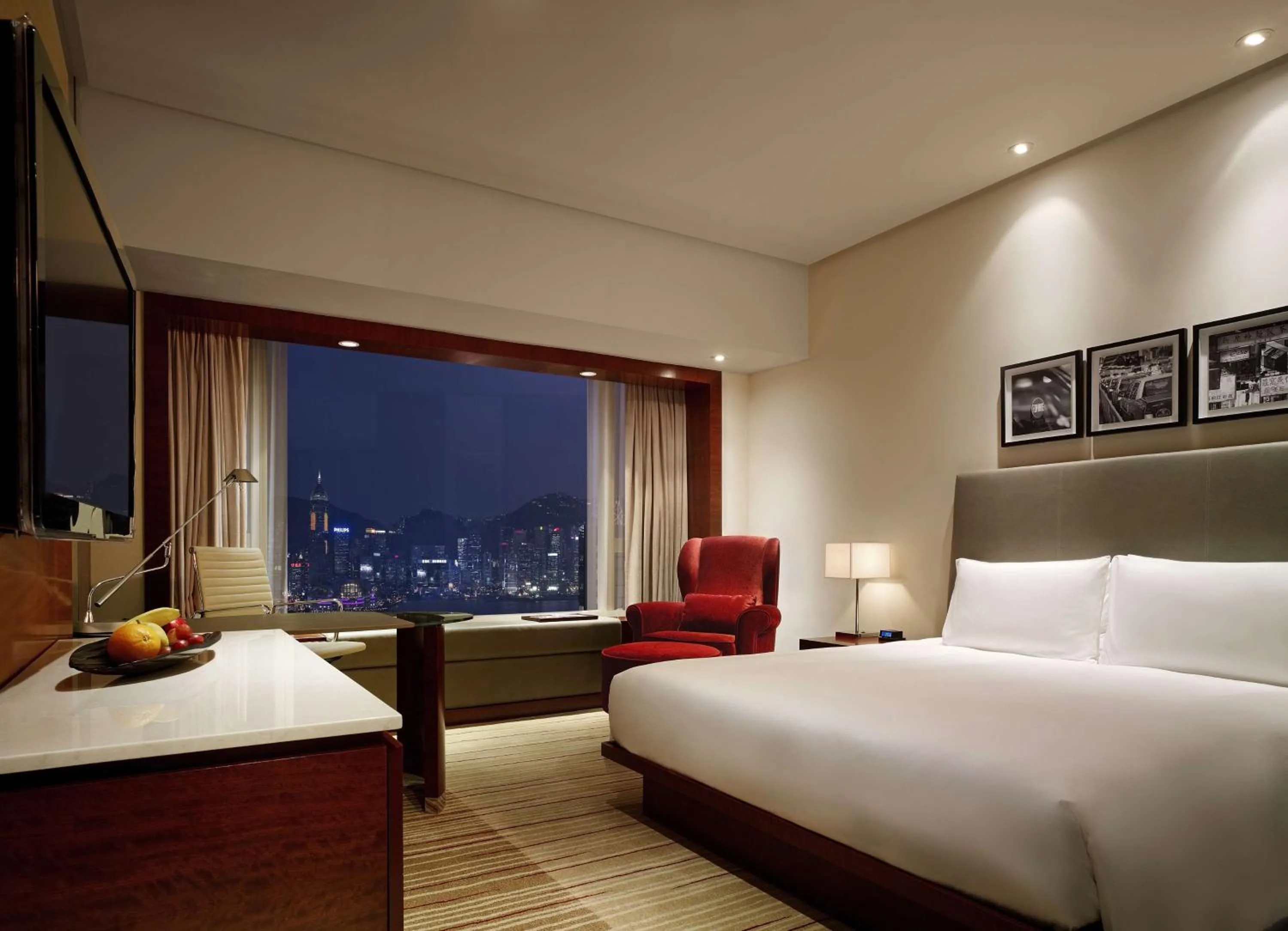 Photo of the whole room, Bed in Hyatt Regency Hong Kong Tsim Sha Tsui