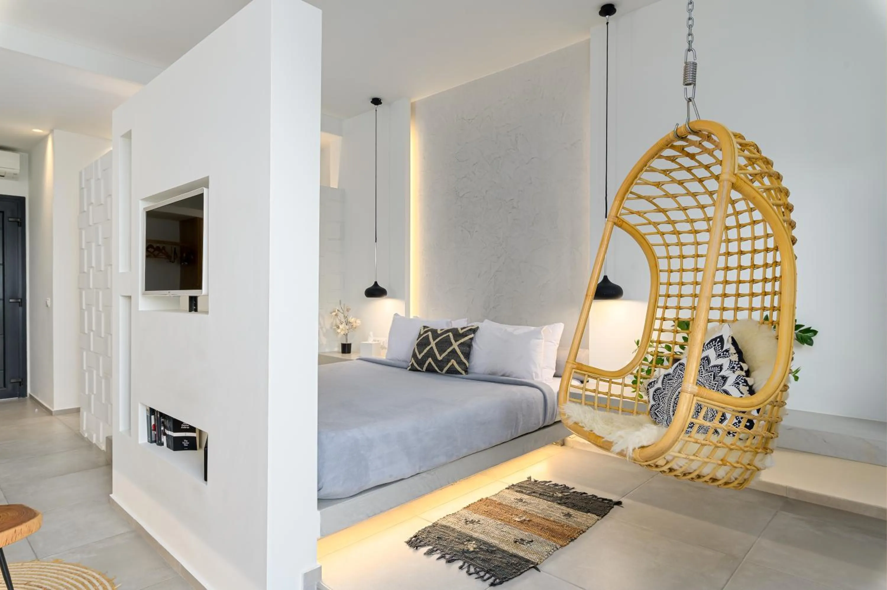 Bed in George & Joanna Suites Santorini