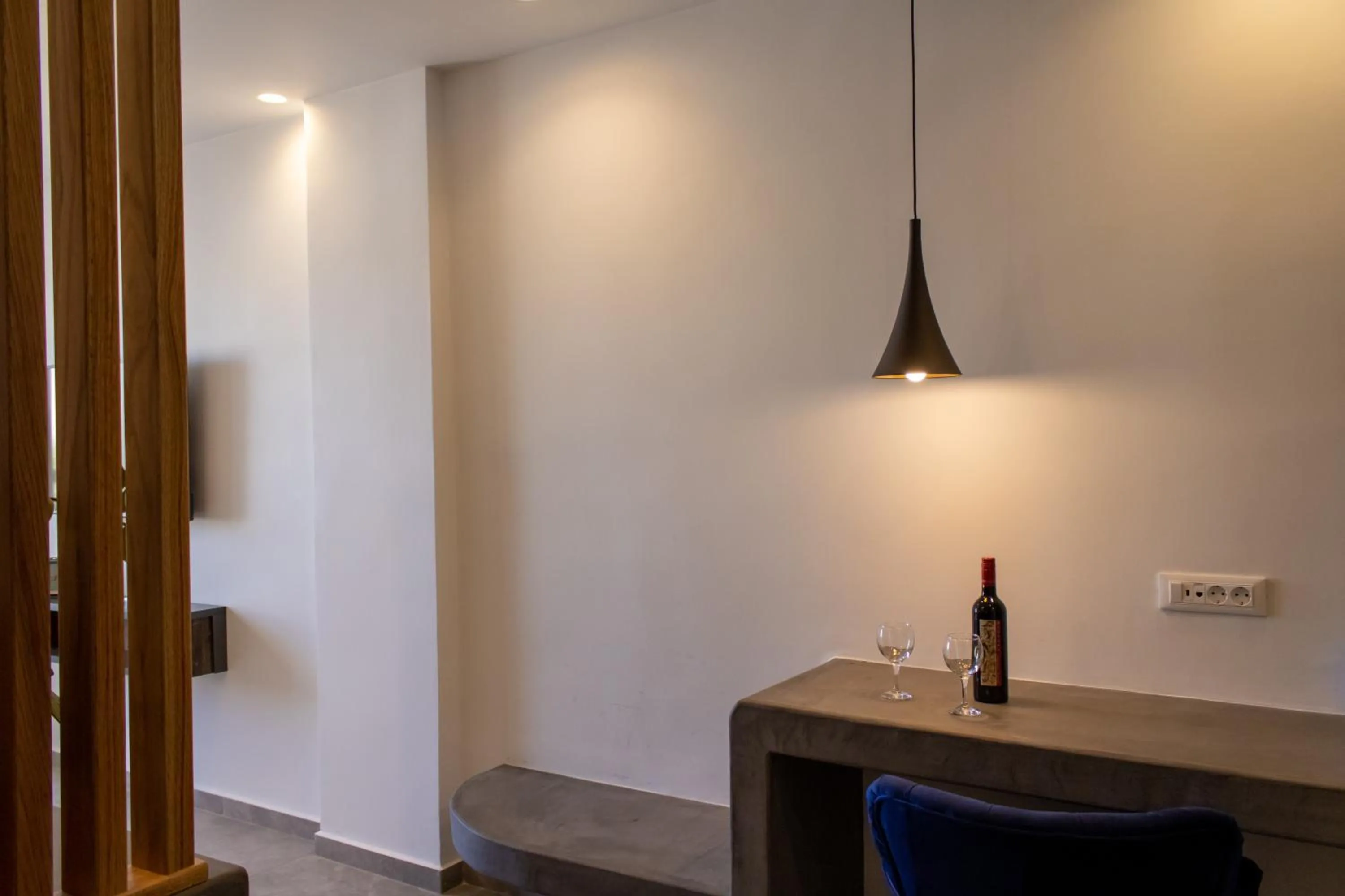 Photo of the whole room in George & Joanna Suites Santorini