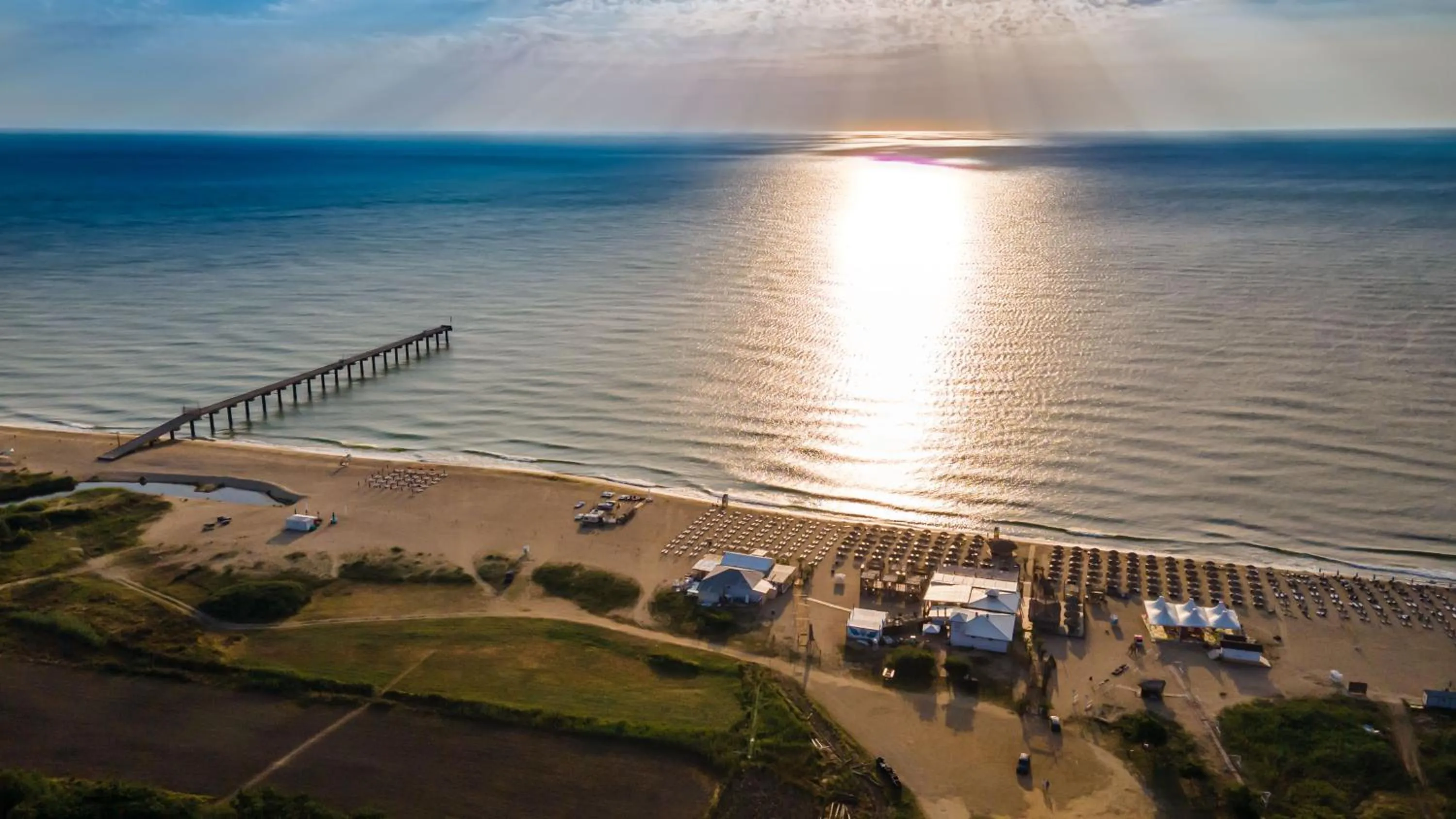 Beach in Long Beach Resort