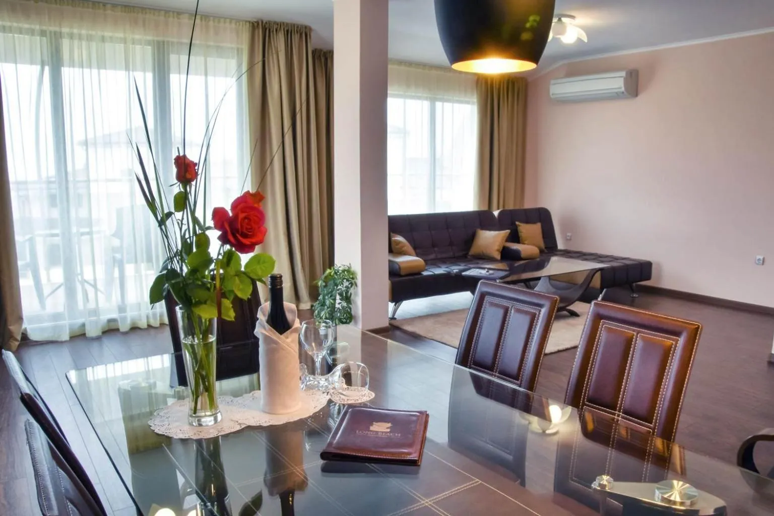 Living room in Long Beach Resort