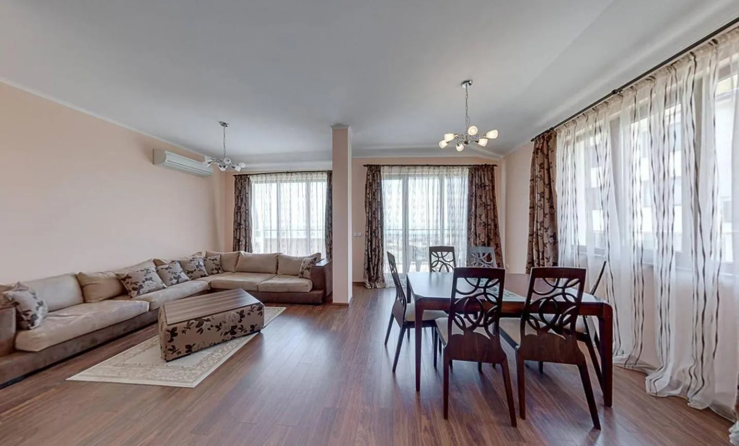 Living room in Long Beach Resort