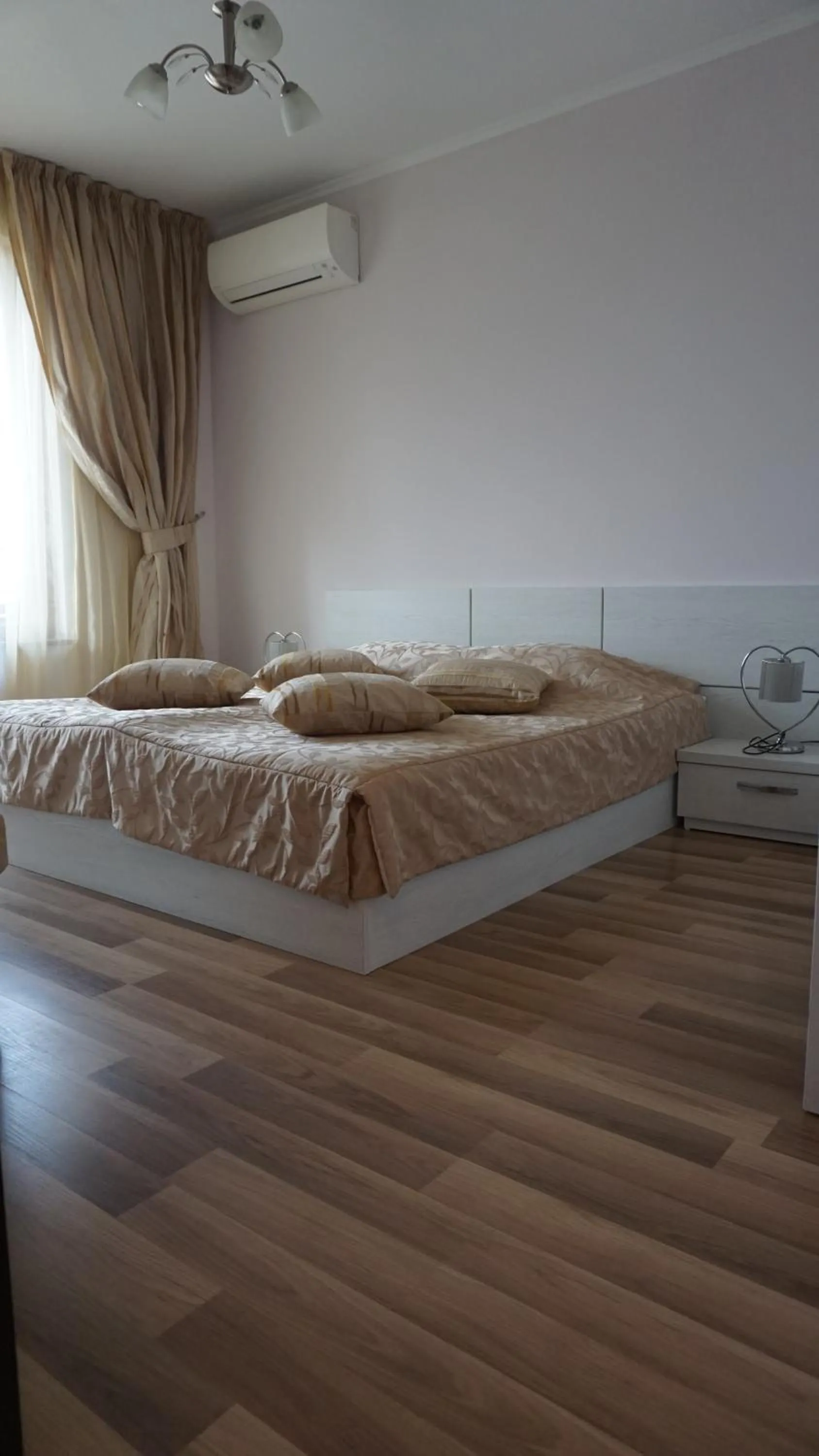 Bed in Long Beach Resort