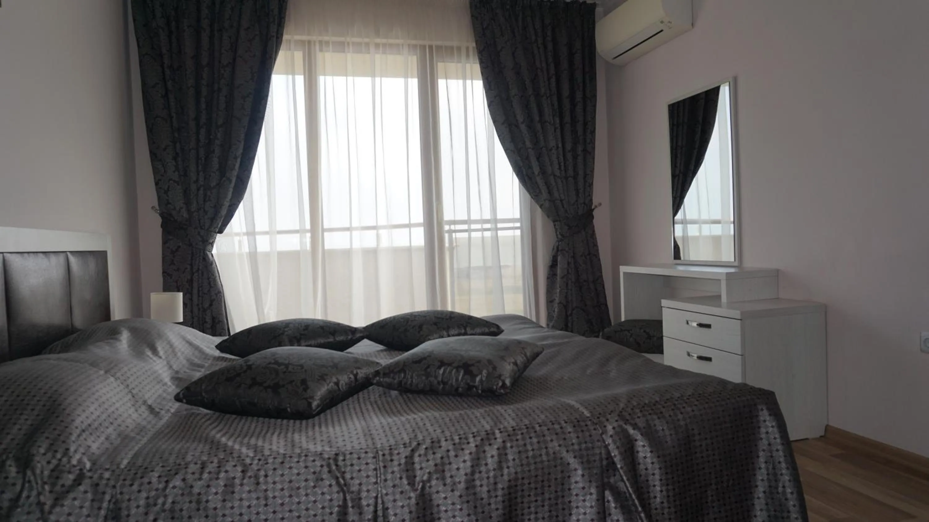 Bed in Long Beach Resort