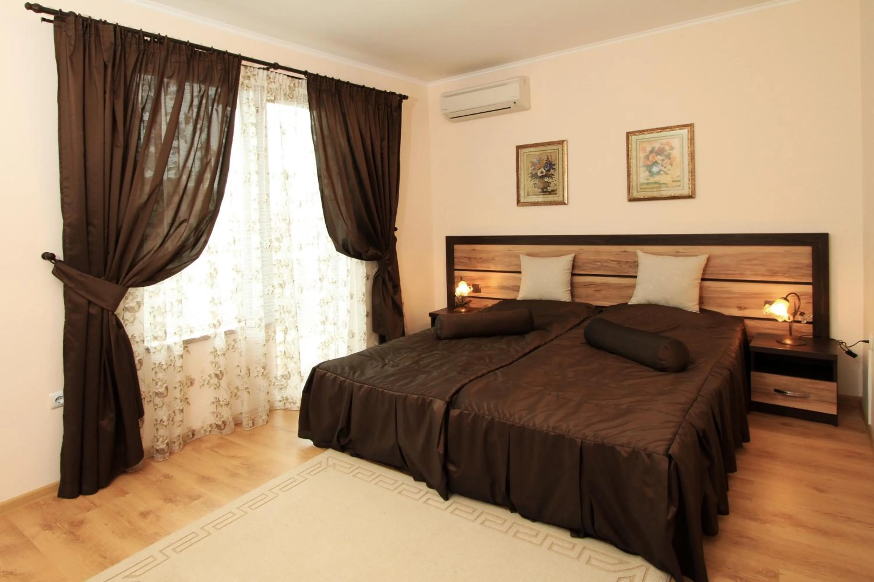 Bedroom, Bed in Long Beach Resort