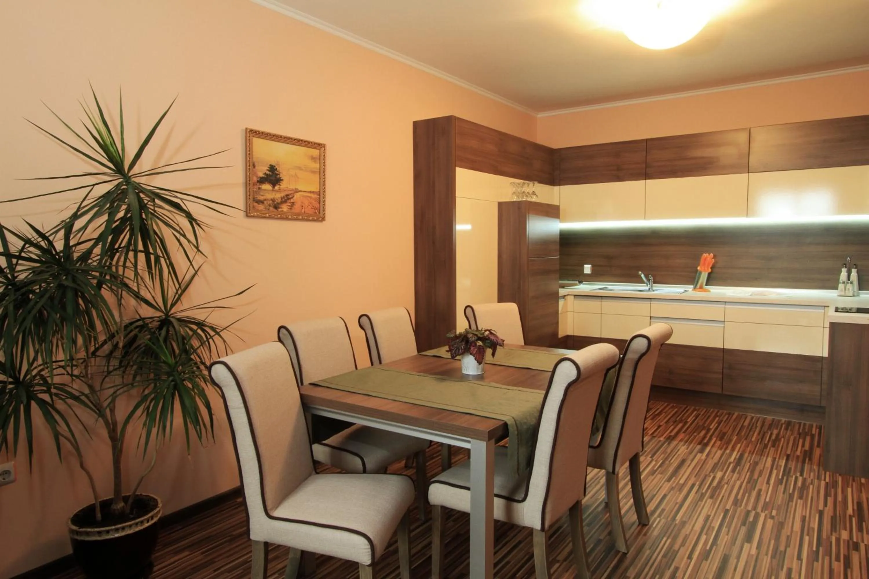 Dining area in Long Beach Resort