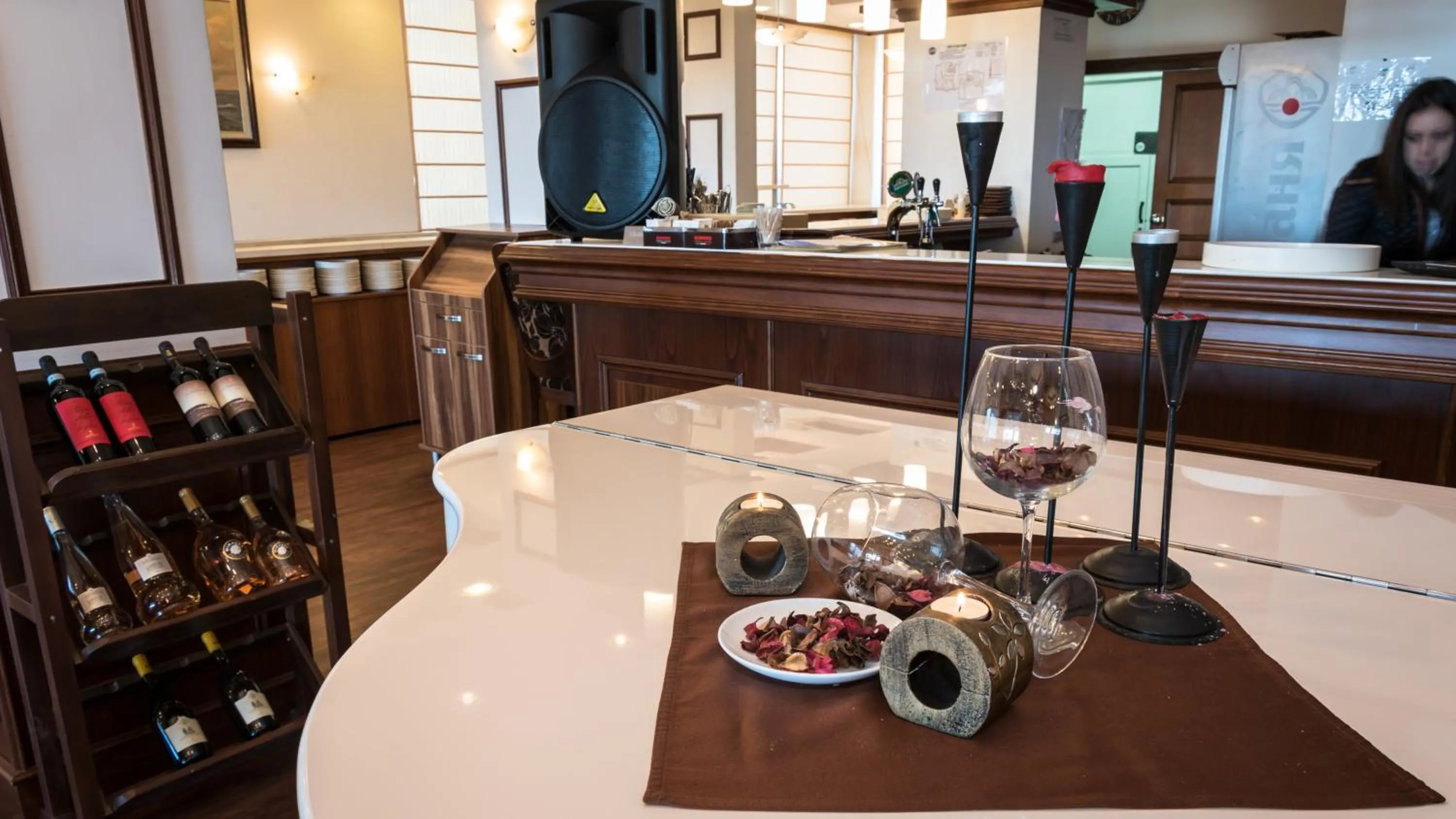 Restaurant/places to eat in Long Beach Resort