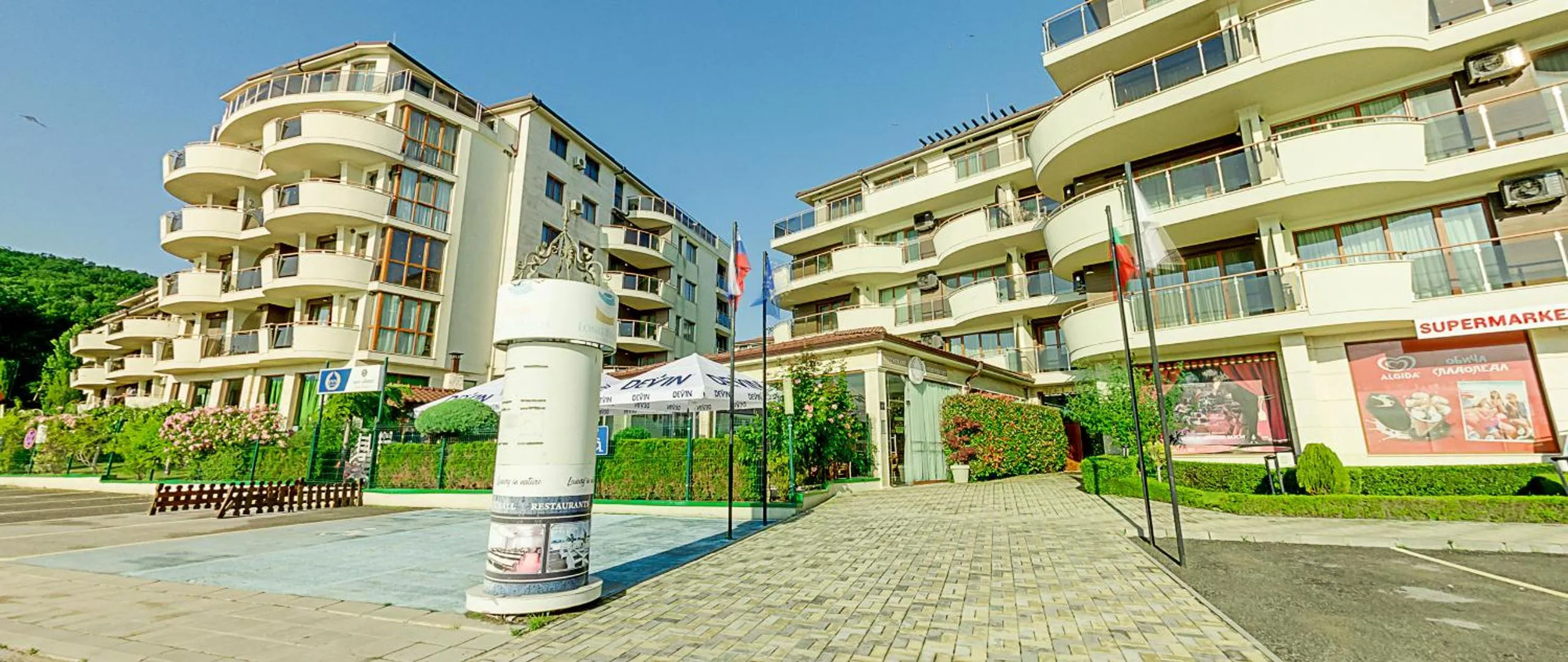 Property building in Long Beach Resort