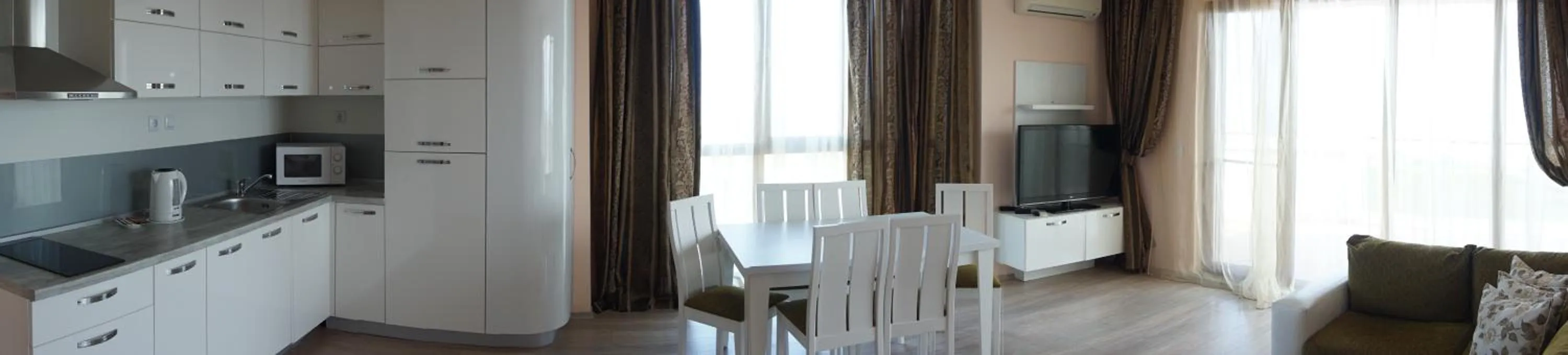 Kitchen or kitchenette in Long Beach Resort