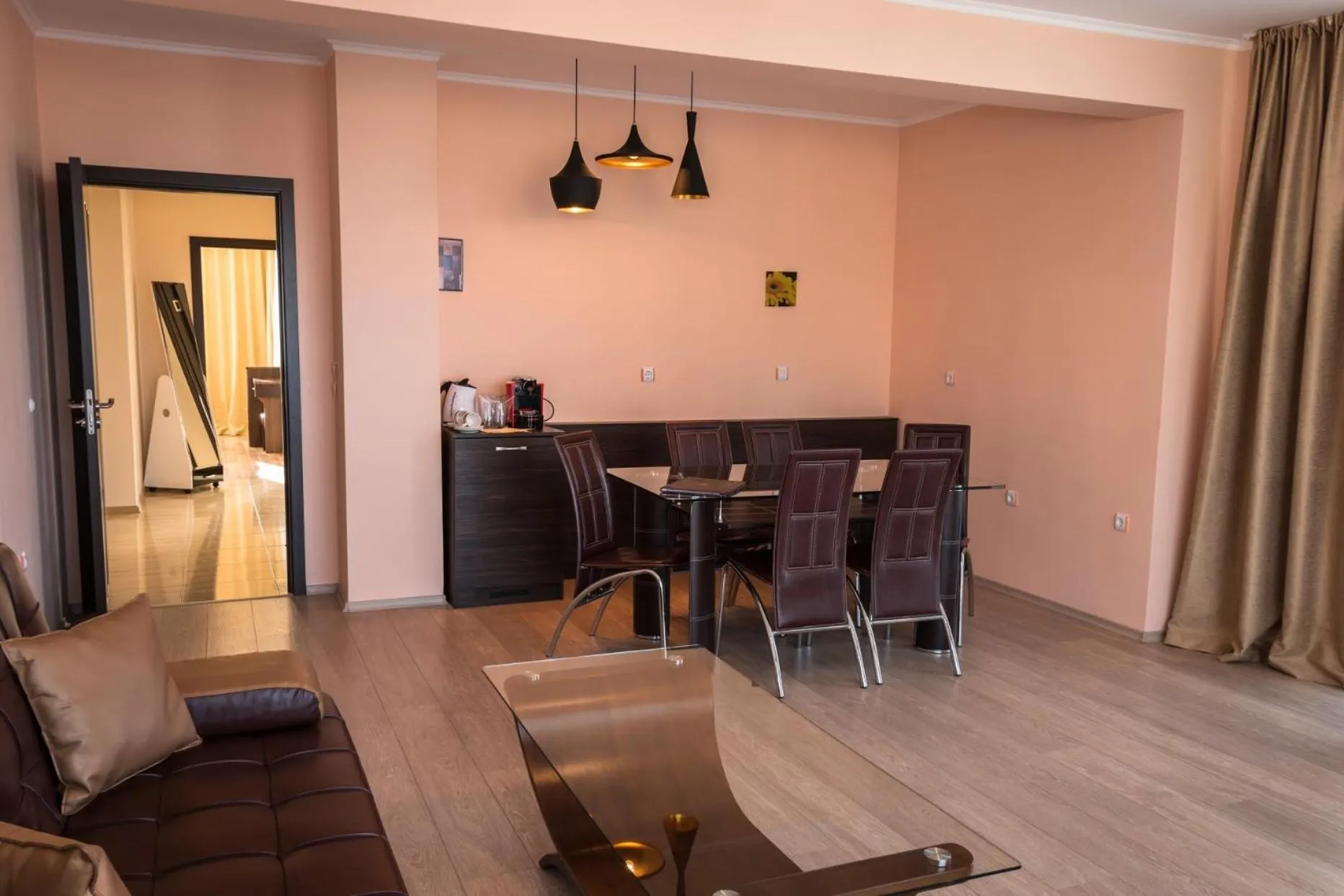 Living room in Long Beach Resort