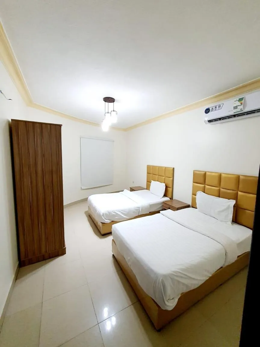 Large Twin Room in القبة الذهبية 2 لشقق المخدومه