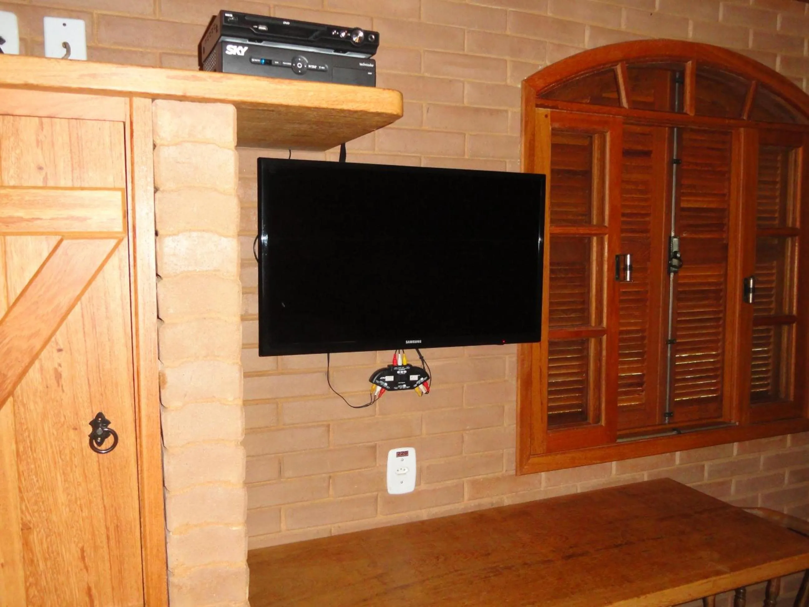 TV and multimedia in Pousada Chácara do Rio
