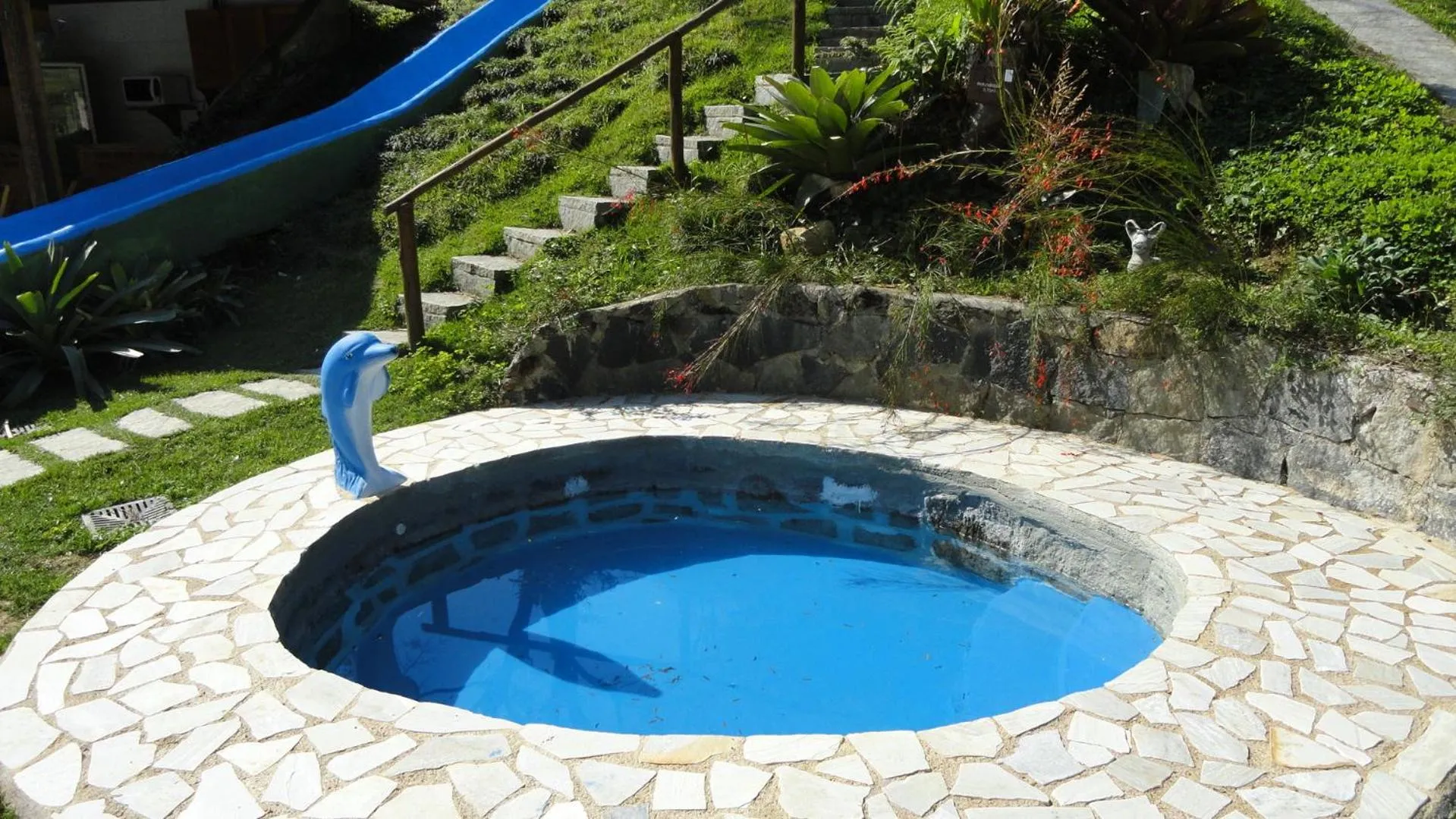 Swimming pool in Pousada Chácara do Rio