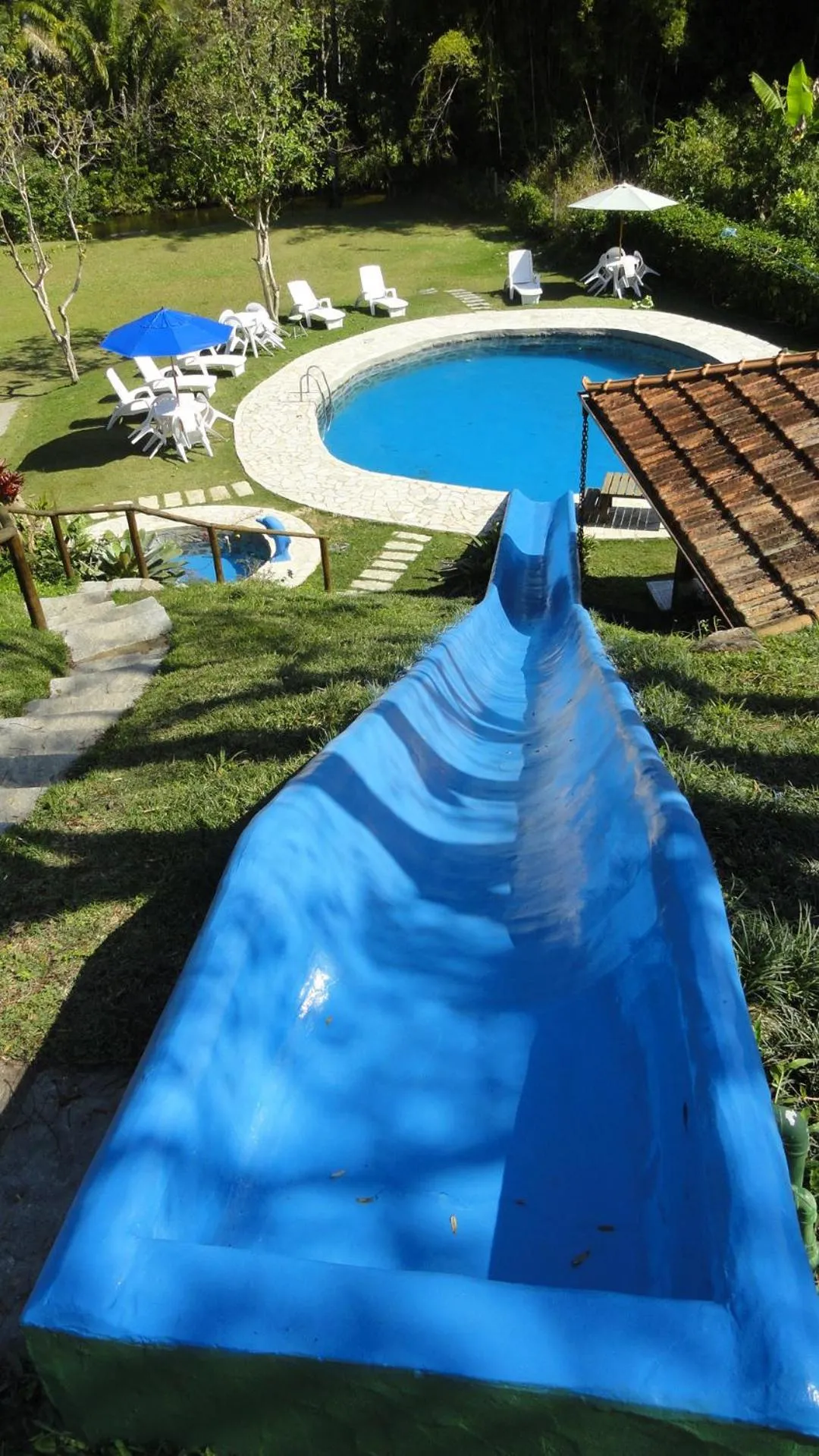 Swimming pool in Pousada Chácara do Rio