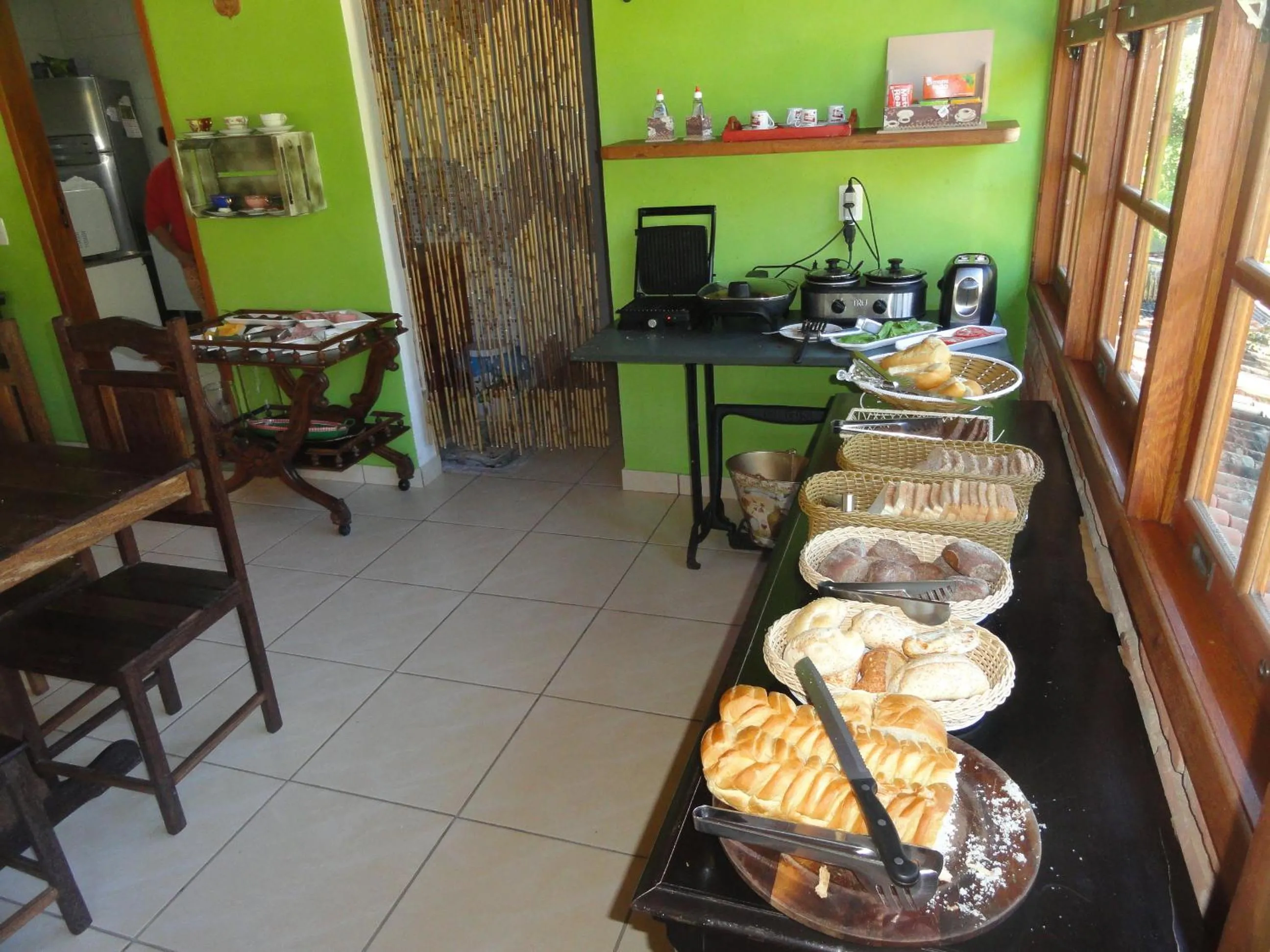 Buffet breakfast in Pousada Chácara do Rio