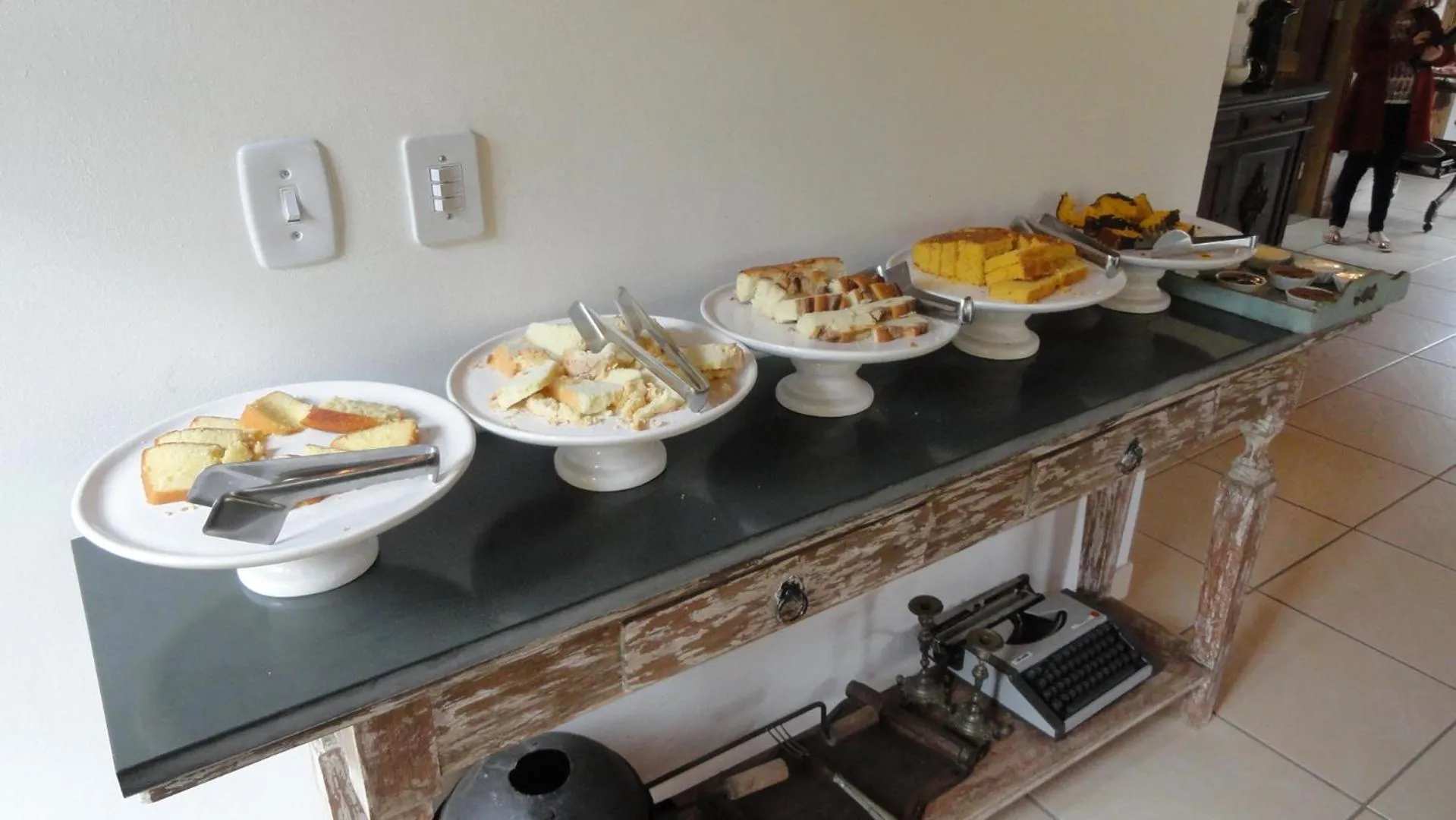 Buffet breakfast in Pousada Chácara do Rio