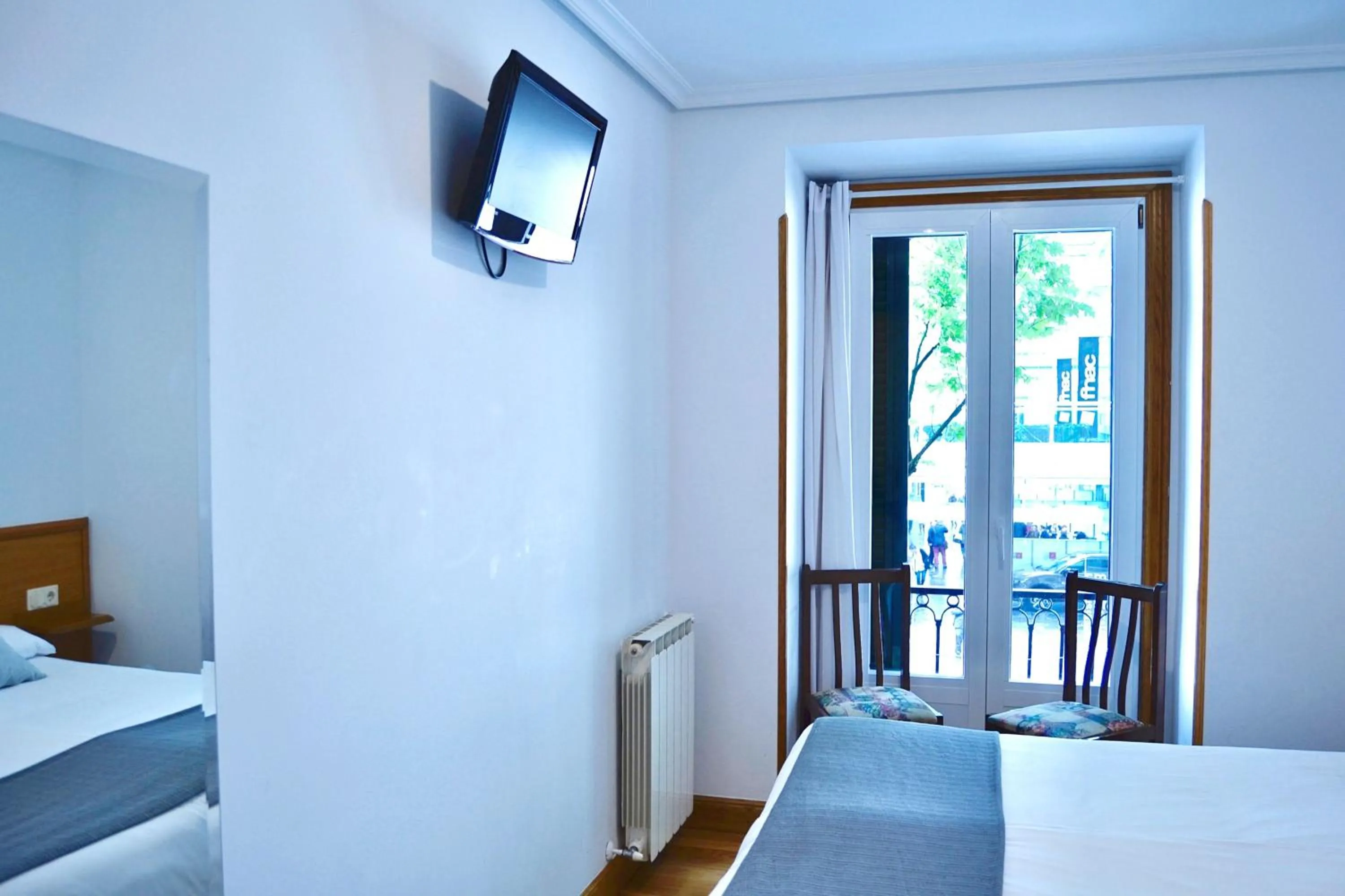 Balcony/Terrace, Bed in Pensión Urkia