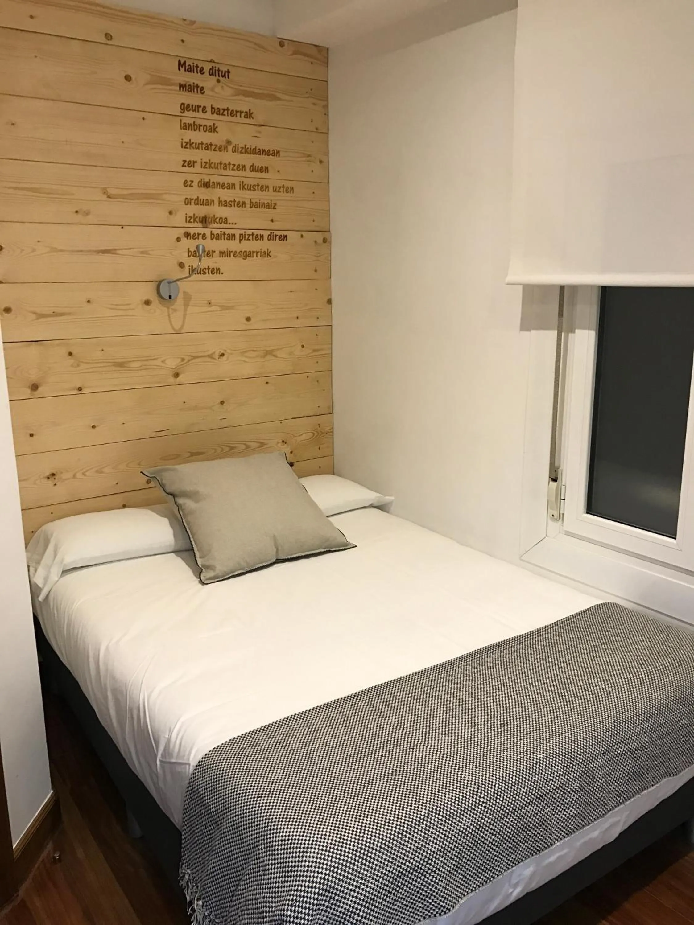 Bedroom, Bed in Pensión Urkia