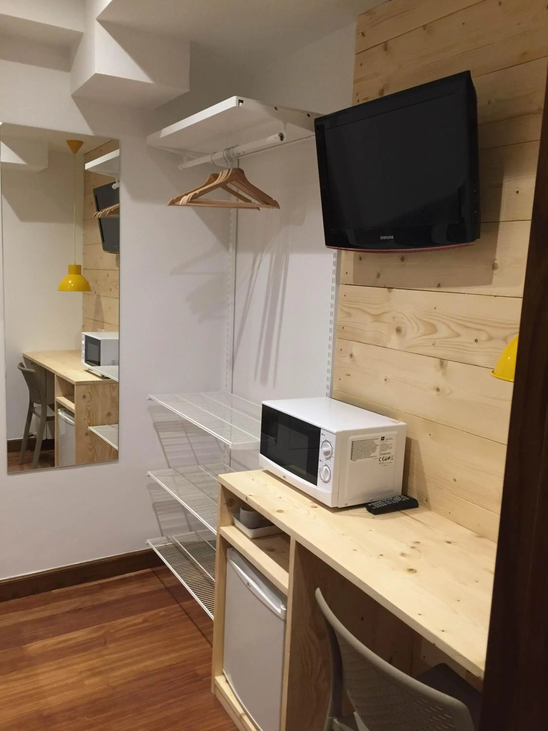 Photo of the whole room in Pensión Urkia