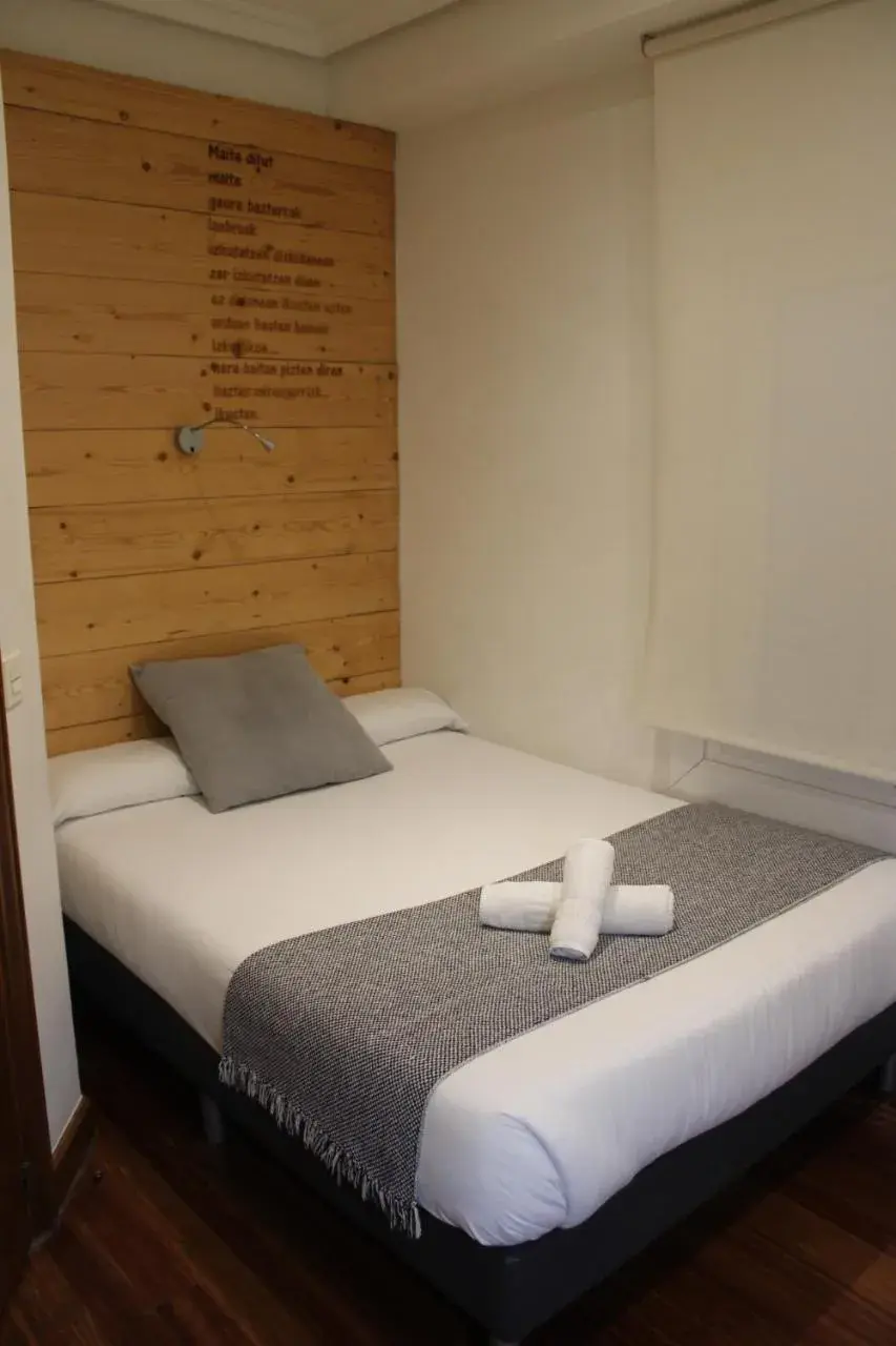 Single Room with Private Bathroom in Pensión Urkia Single Room with Private Bathroom in Pensión Urkia