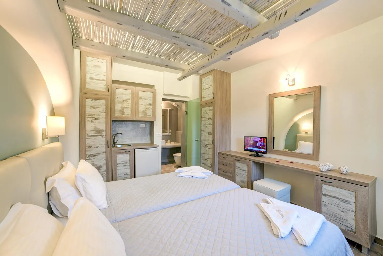 Bed in Ifestos Villa