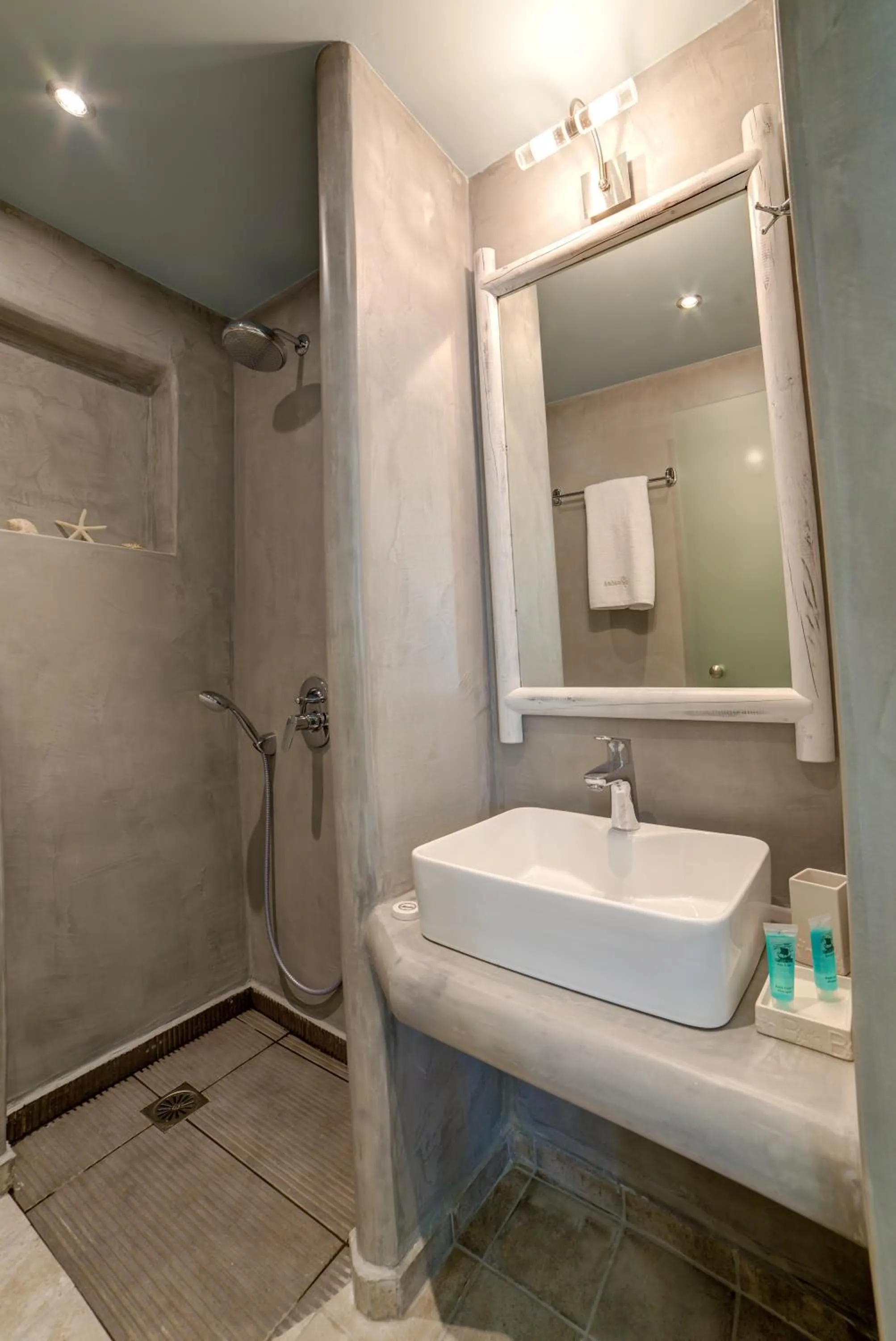 Shower in Ifestos Villa