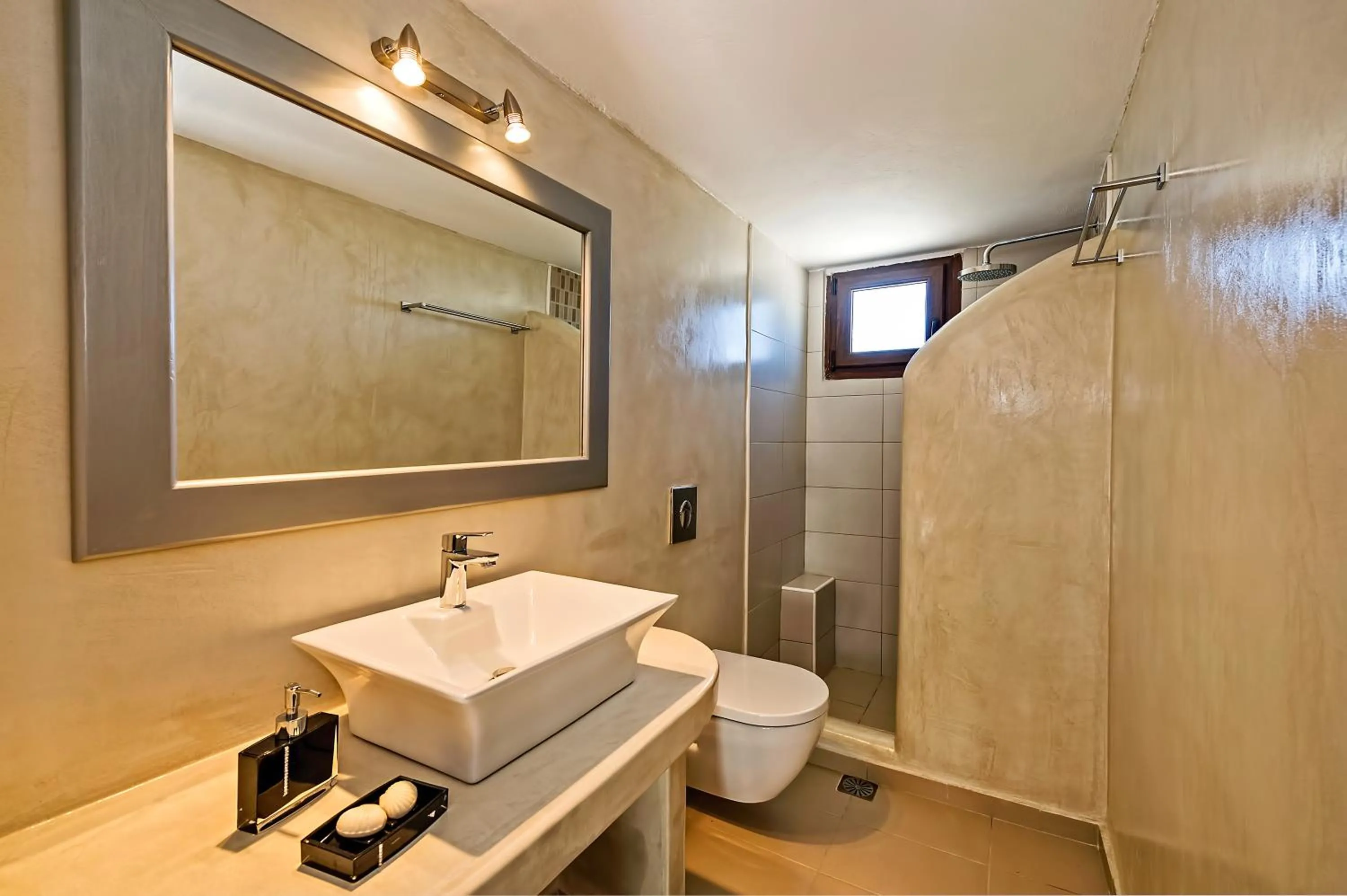 Shower in Ifestos Villa