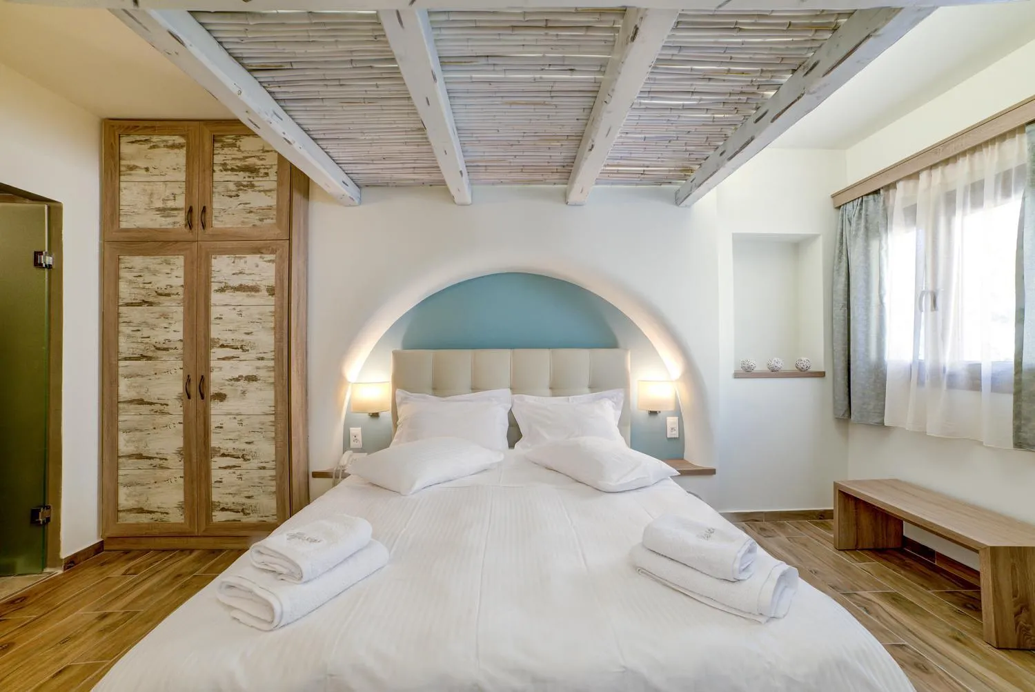 Bed in Ifestos Villa