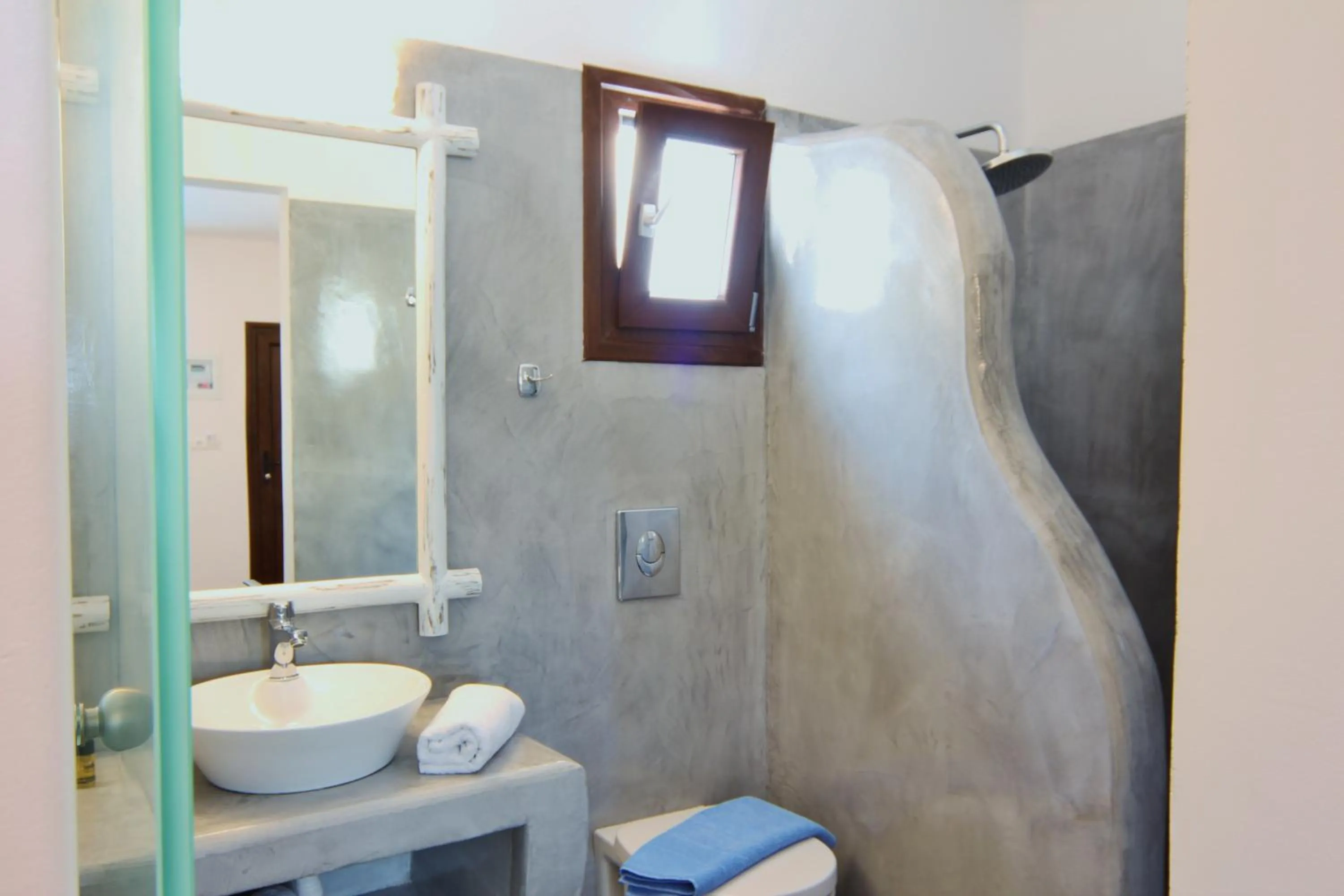 Shower in Ifestos Villa