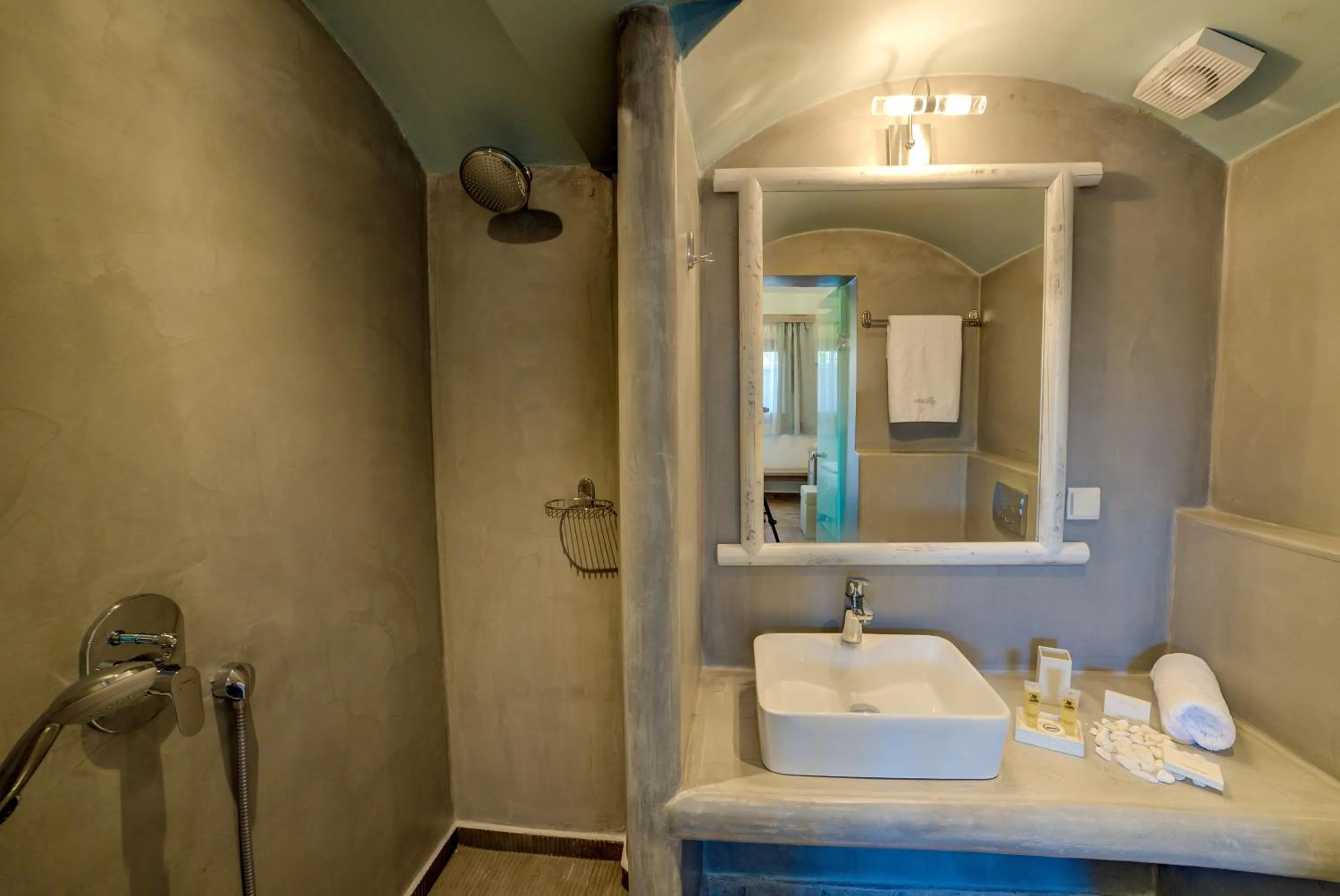 Shower in Ifestos Villa