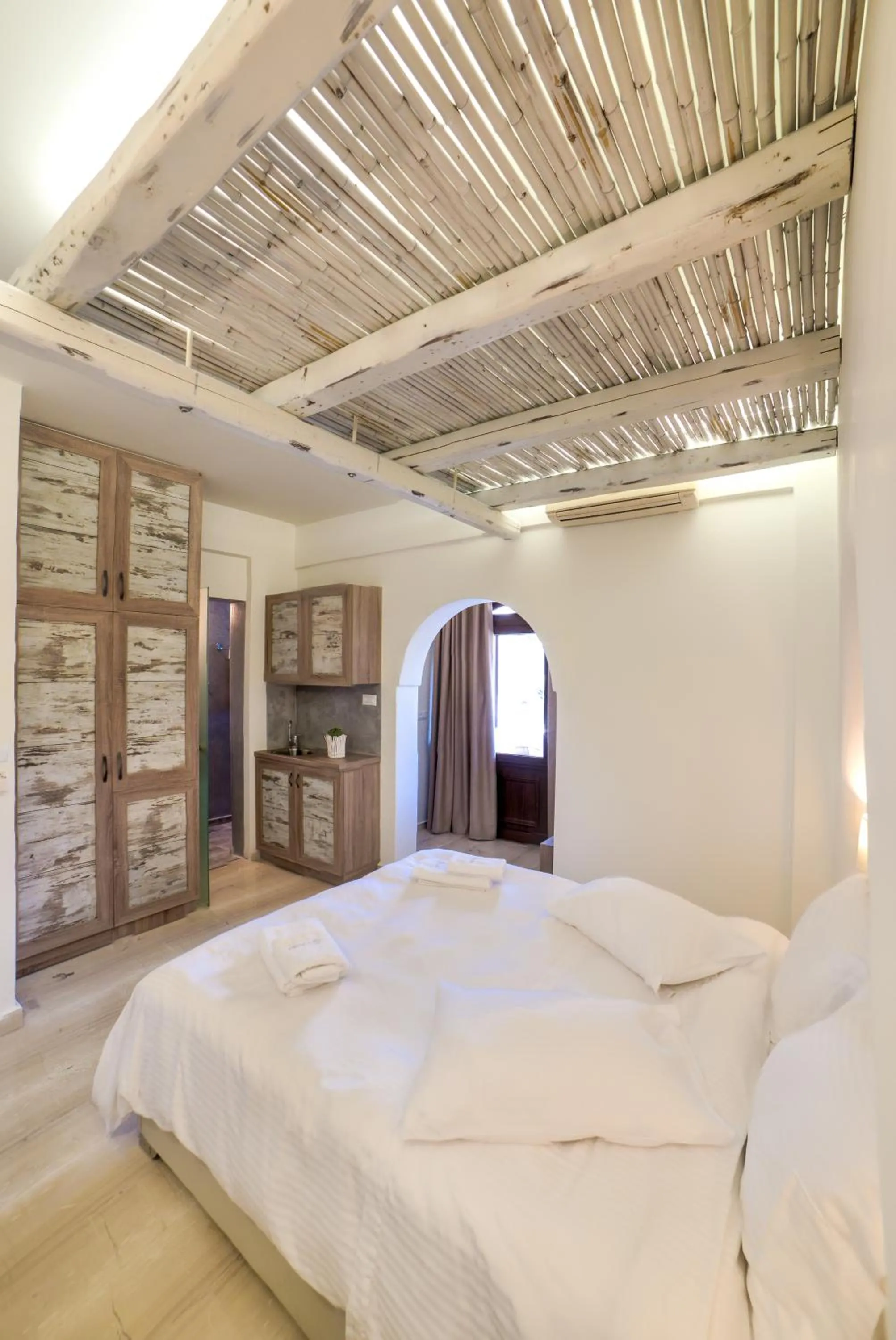 Bedroom, Bed in Ifestos Villa