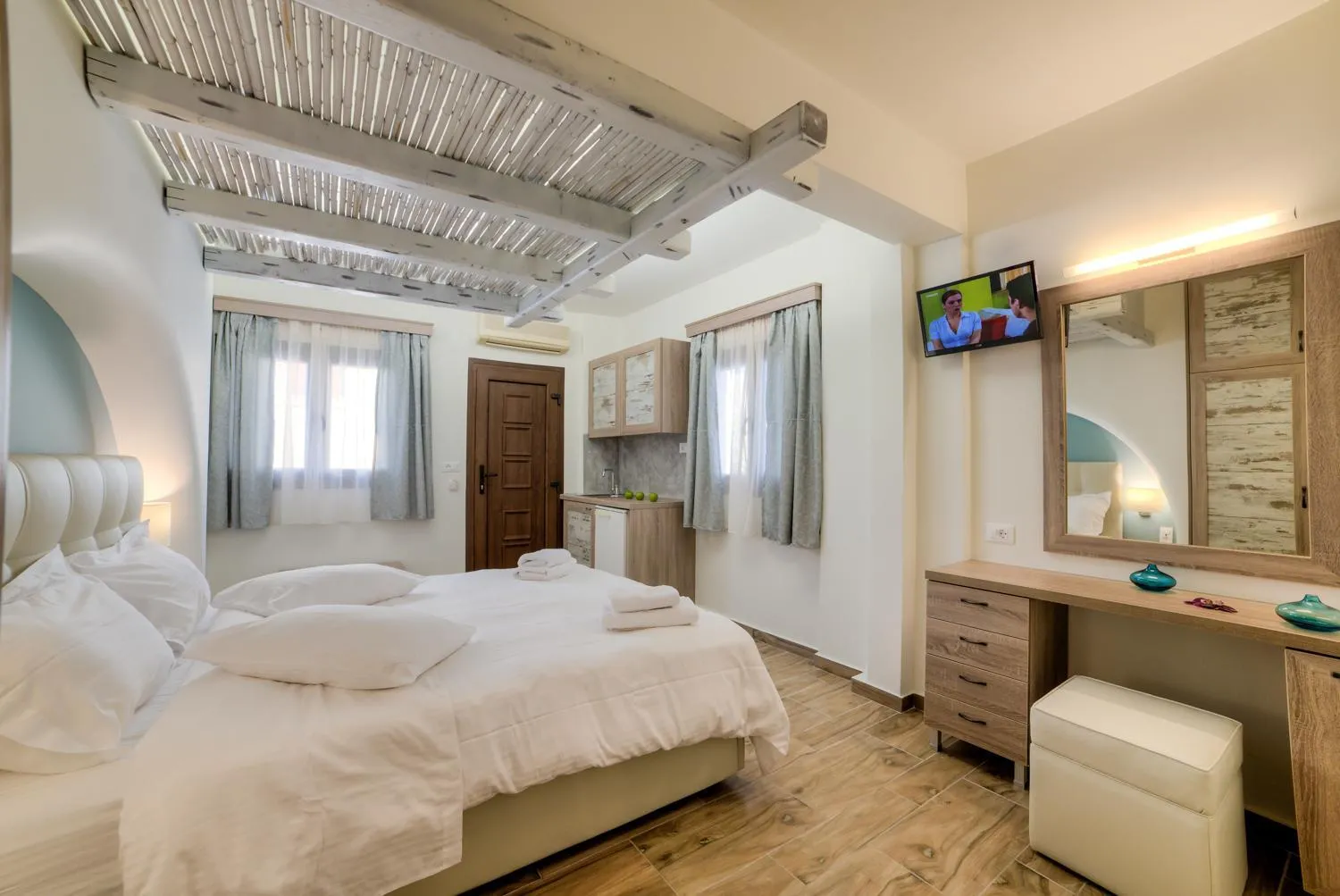Bed in Ifestos Villa