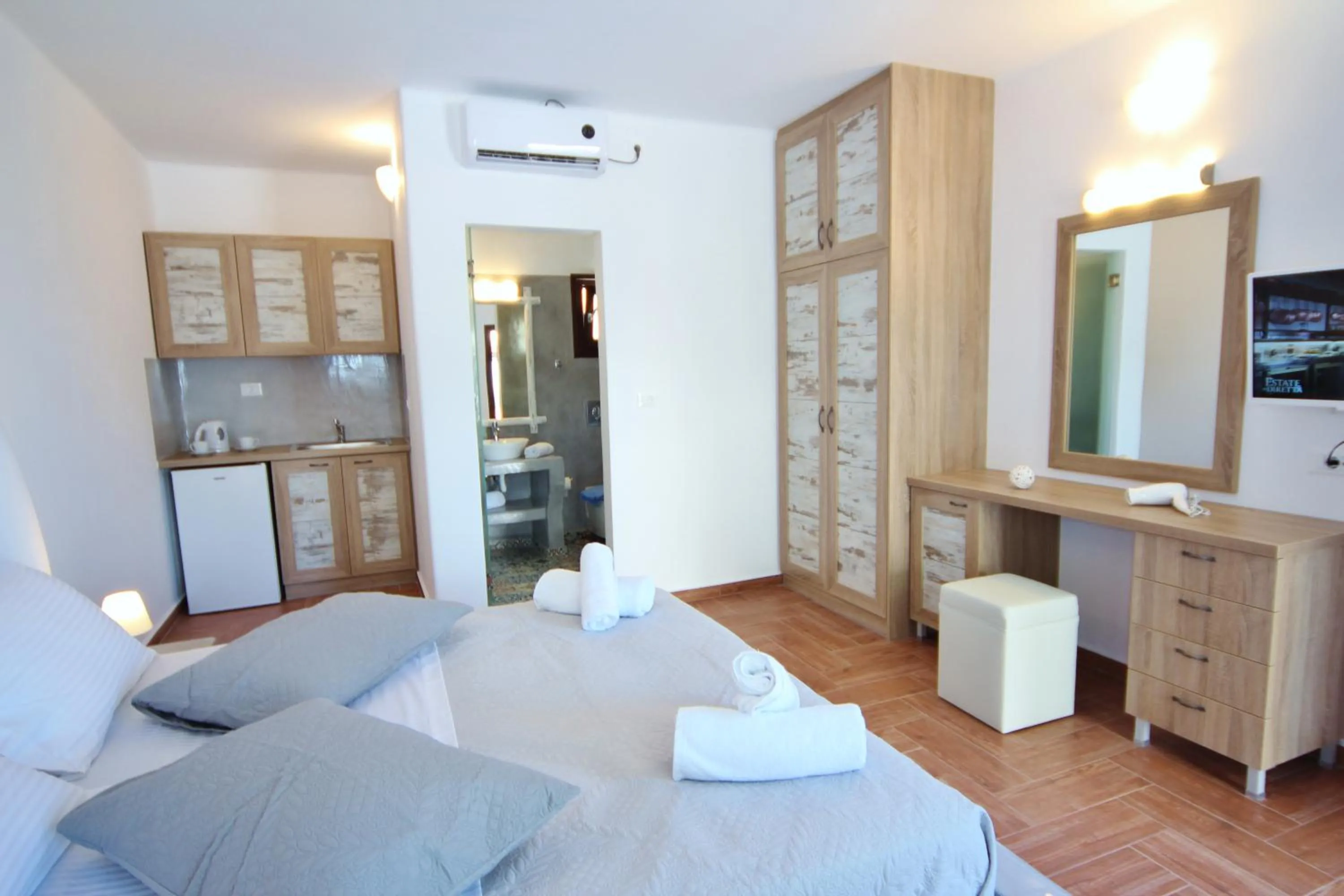 Toilet, Bed in Ifestos Villa