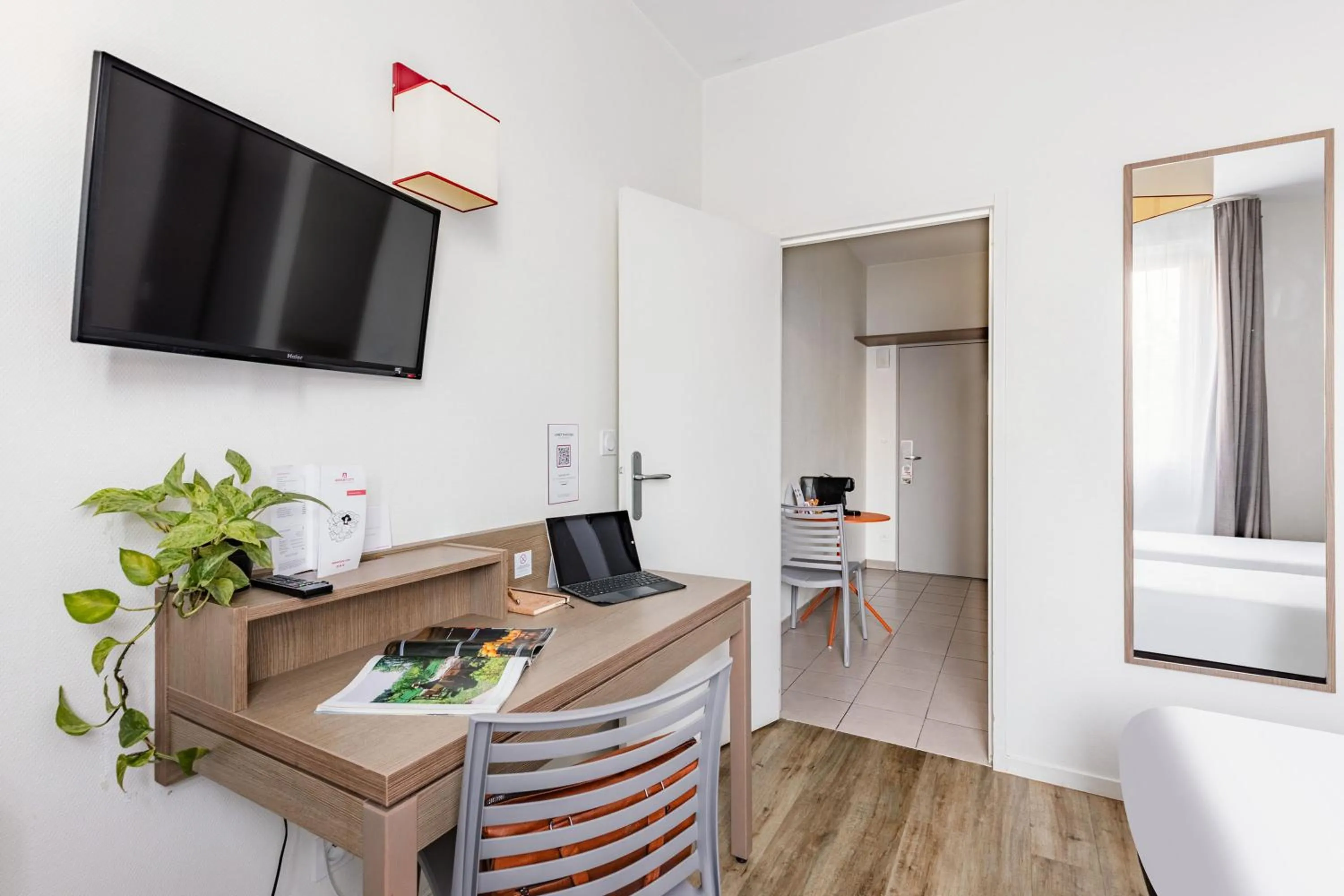 TV and multimedia in Appart'City Confort Saint-Nazaire Océan