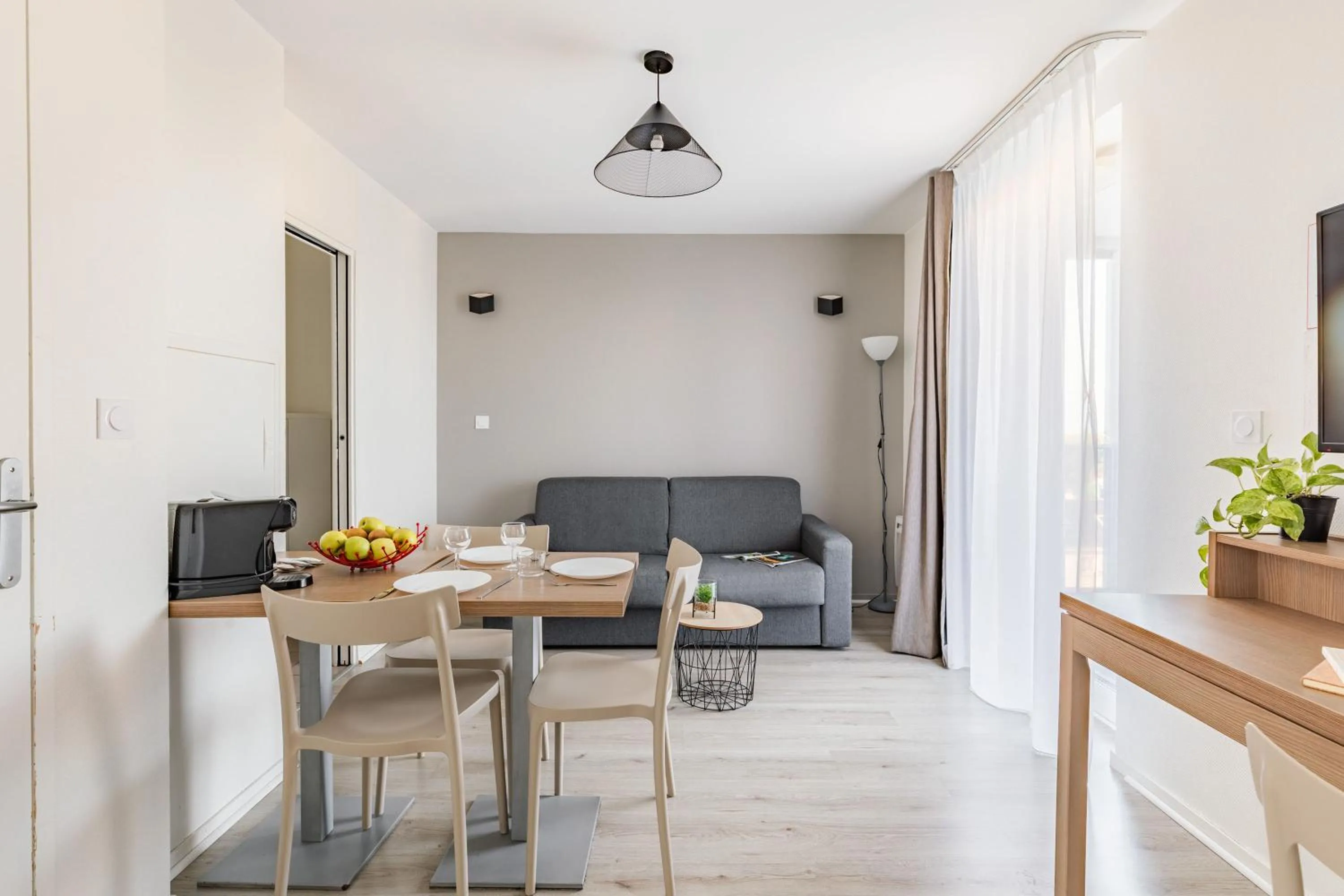 TV and multimedia in Appart'City Confort Saint-Nazaire Océan