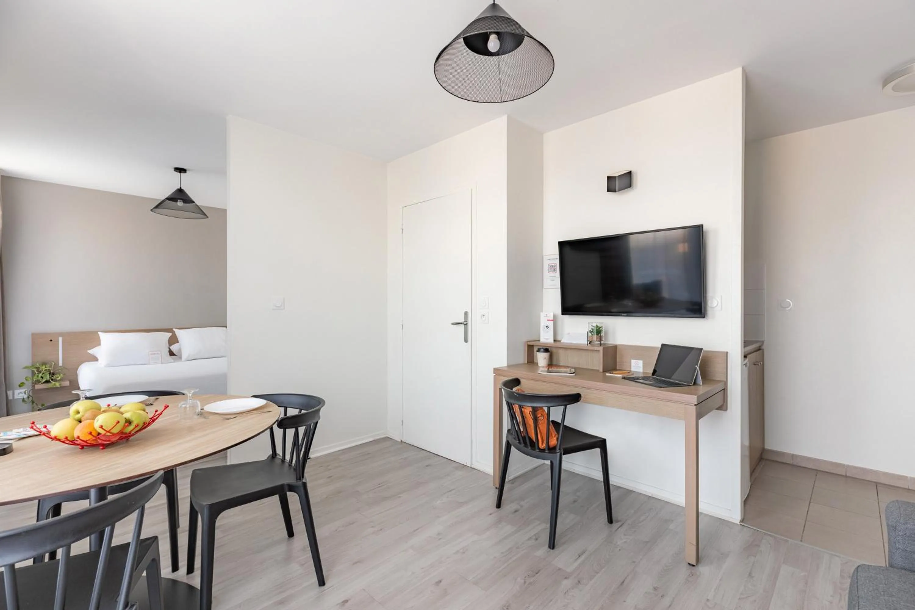 TV and multimedia in Appart'City Confort Saint-Nazaire Océan