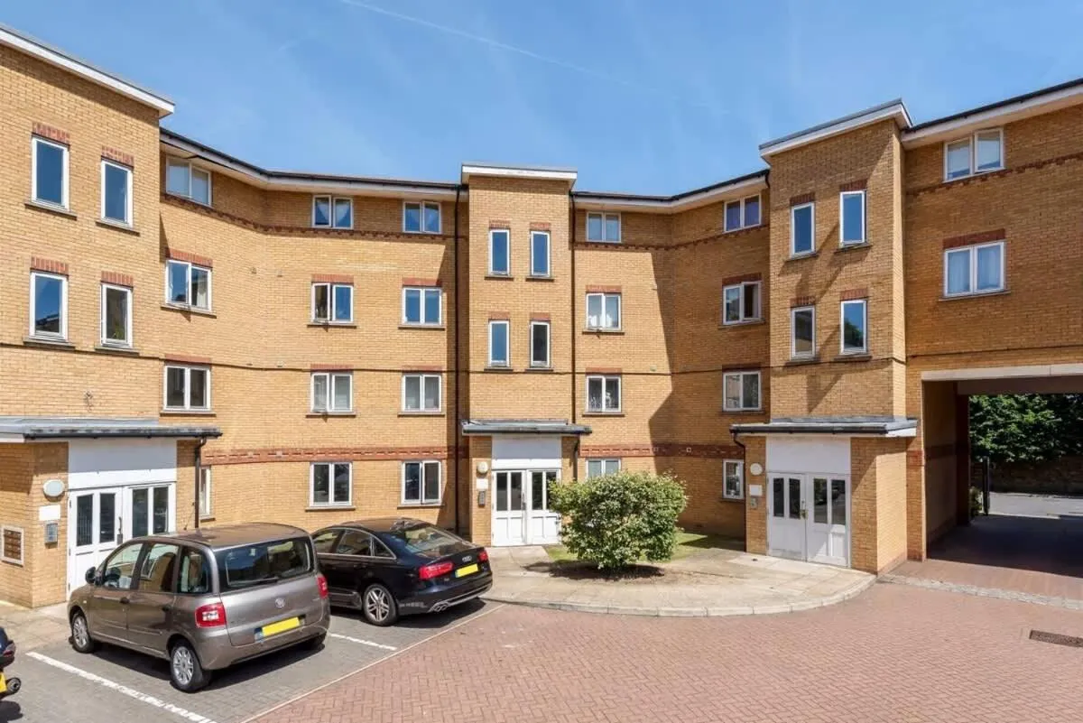 2 Bed Flat, Dedicated workspace, Parking, 4KTV