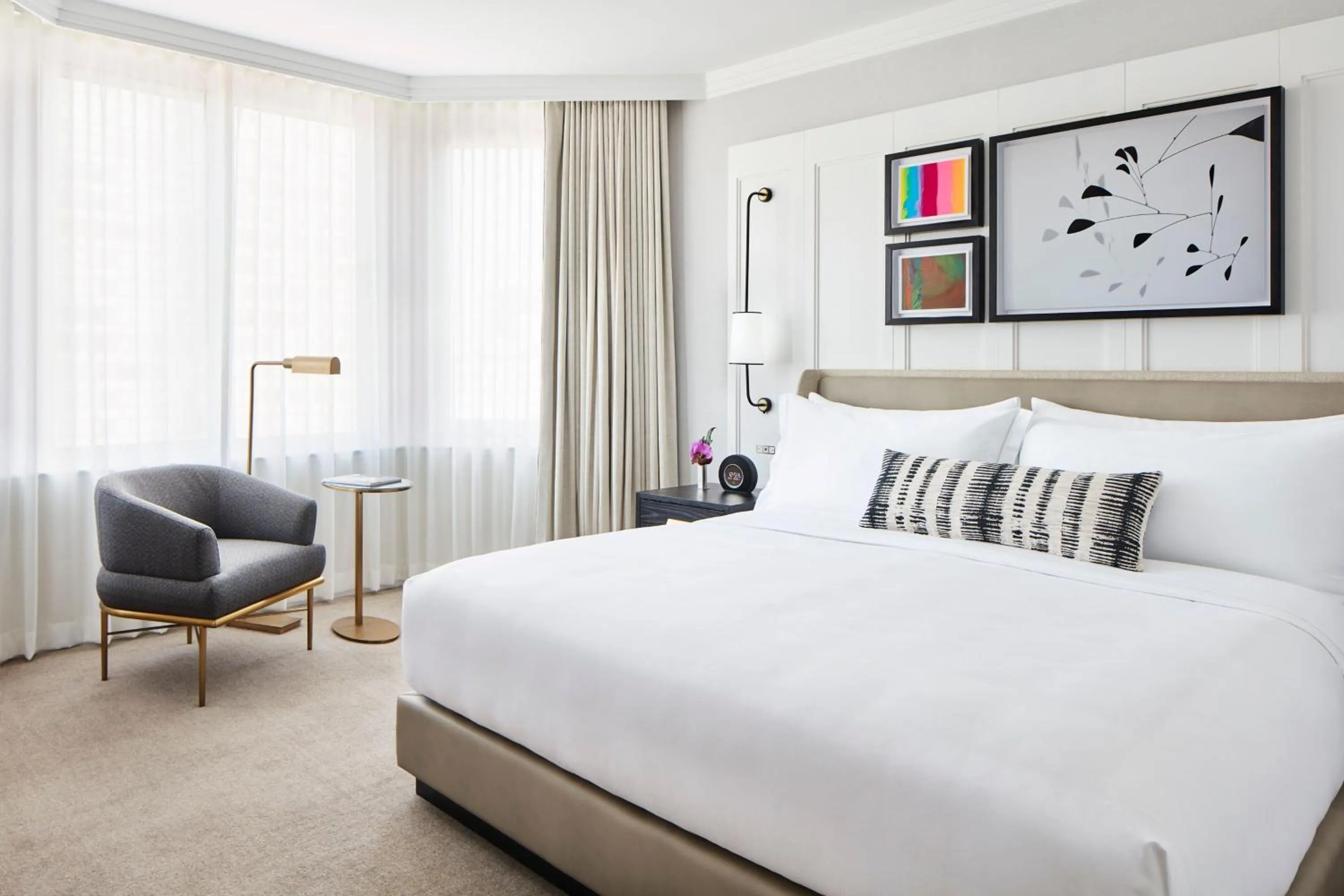 Bedroom, Bed in The Luxury Collection Hotel Manhattan Midtown