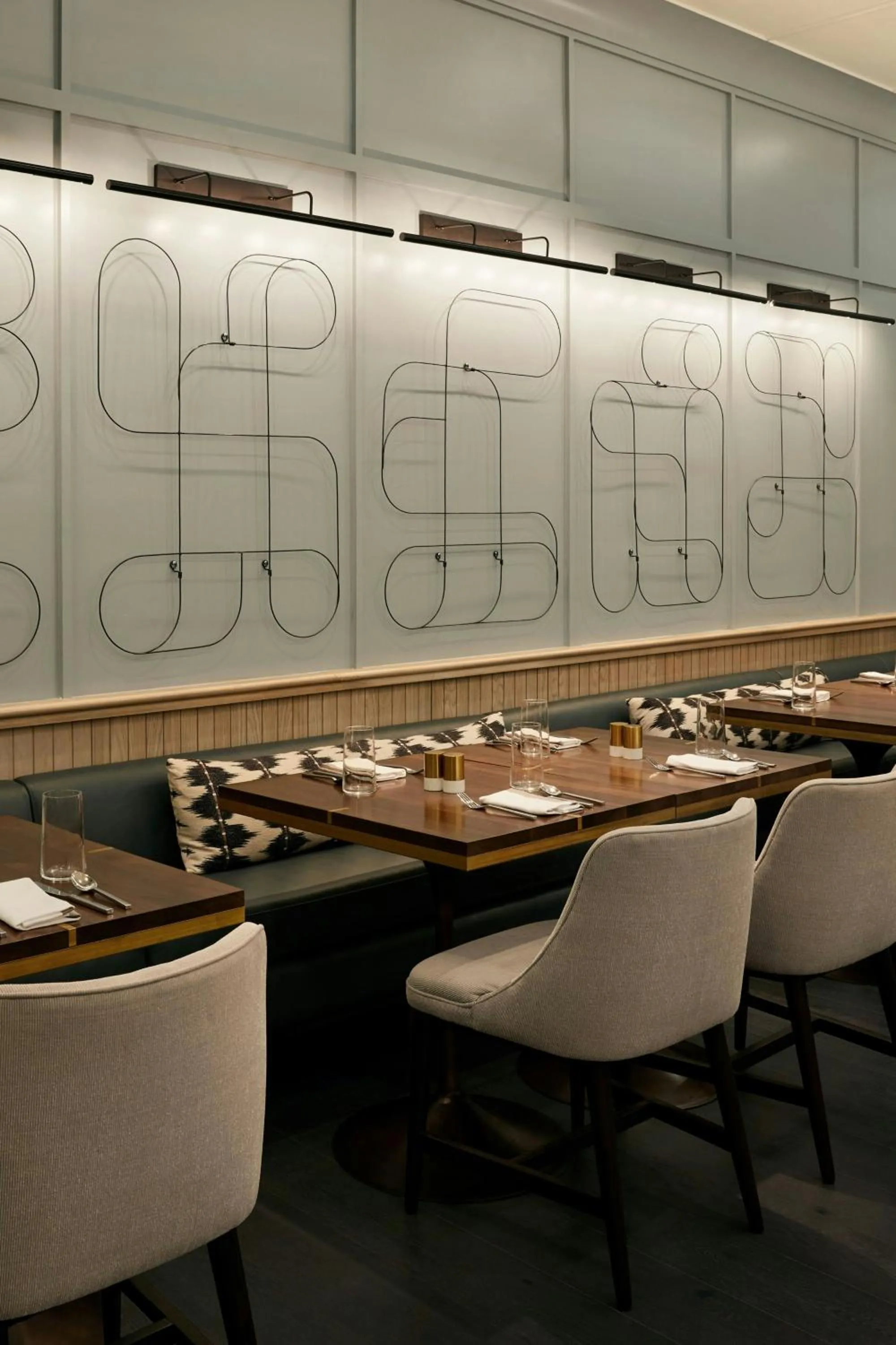 Restaurant/places to eat in The Luxury Collection Hotel Manhattan Midtown