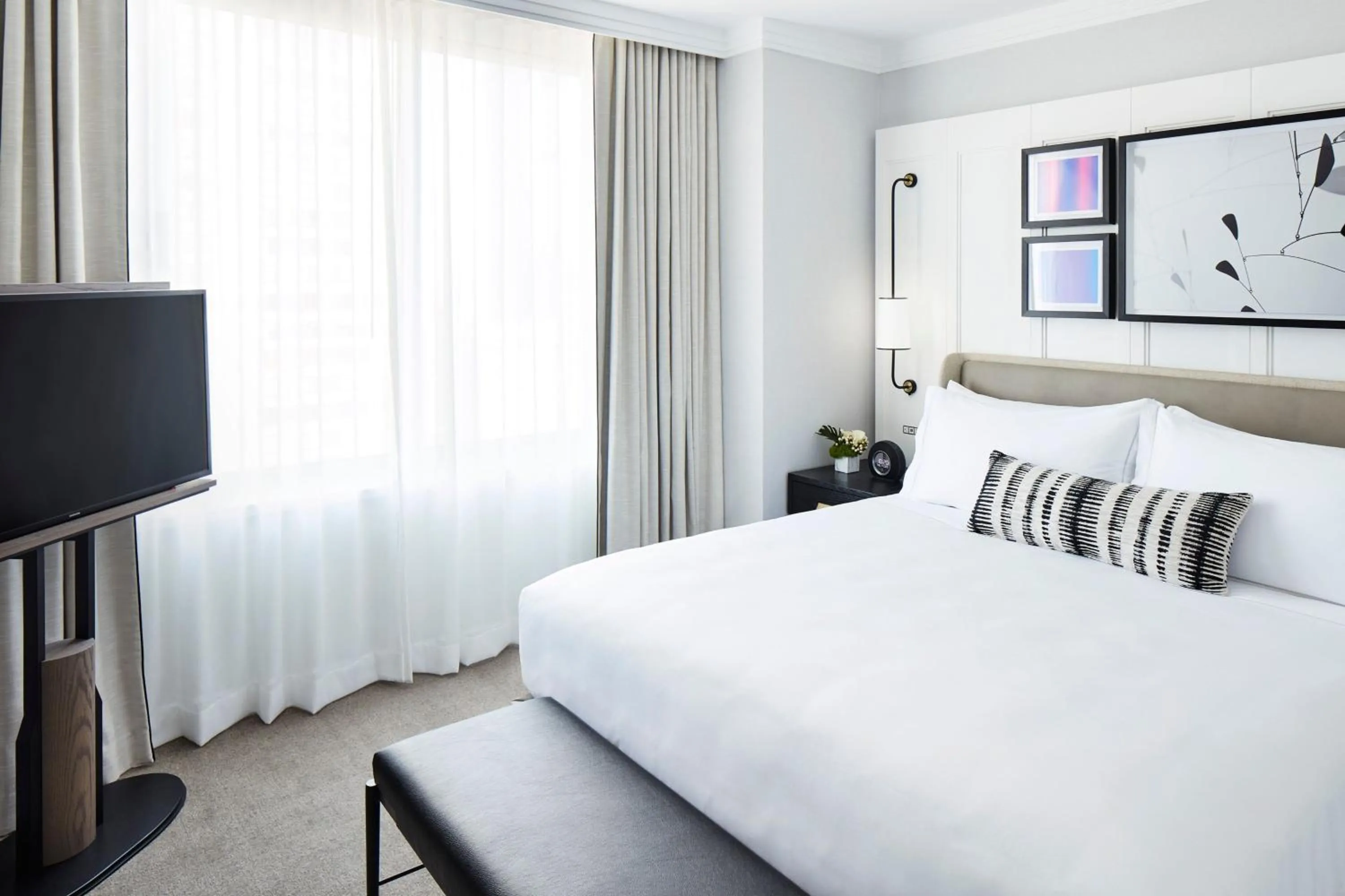 Bedroom, Bed in The Luxury Collection Hotel Manhattan Midtown