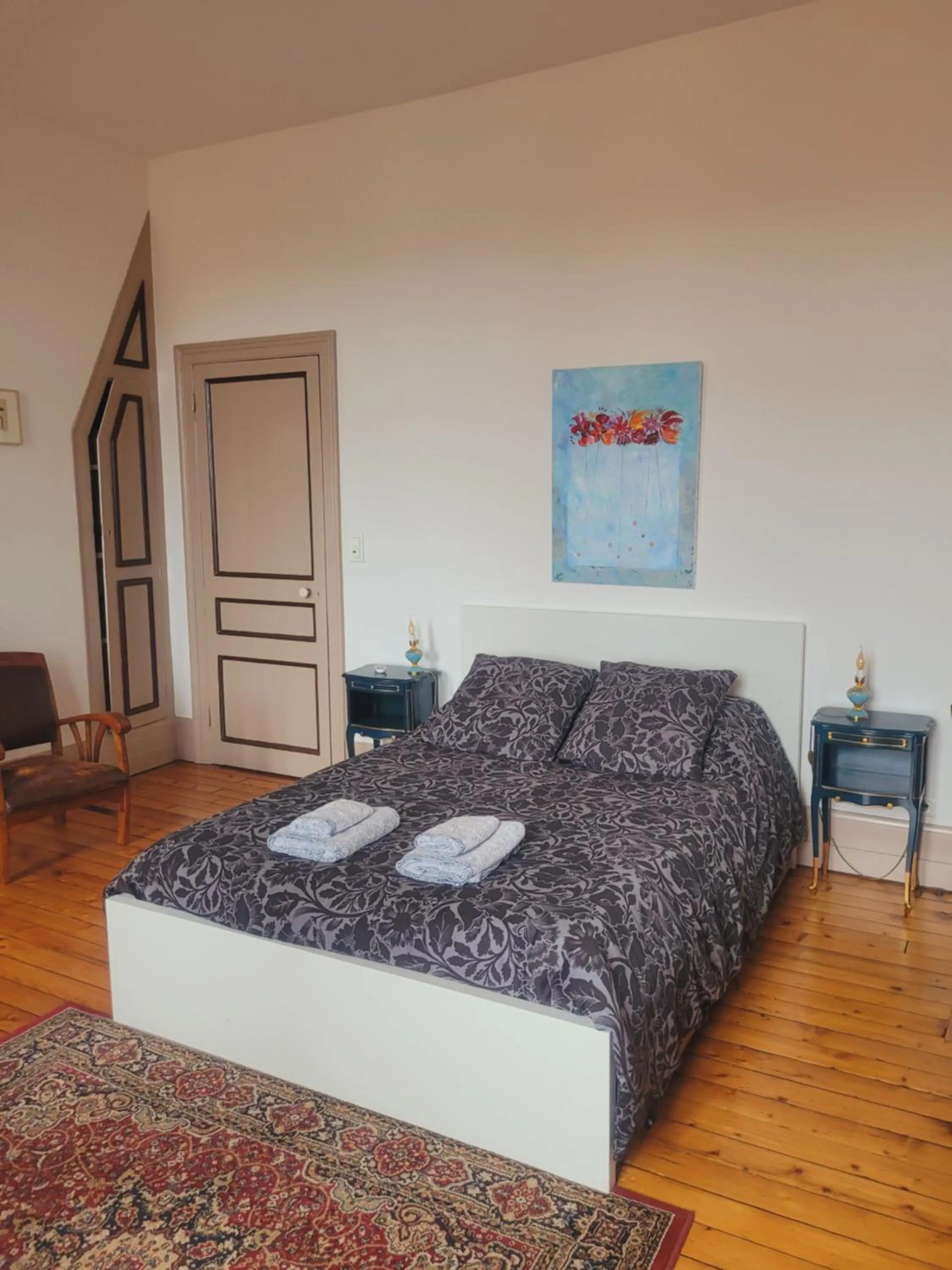 Bedroom, Bed in La Belle Boulonnaise