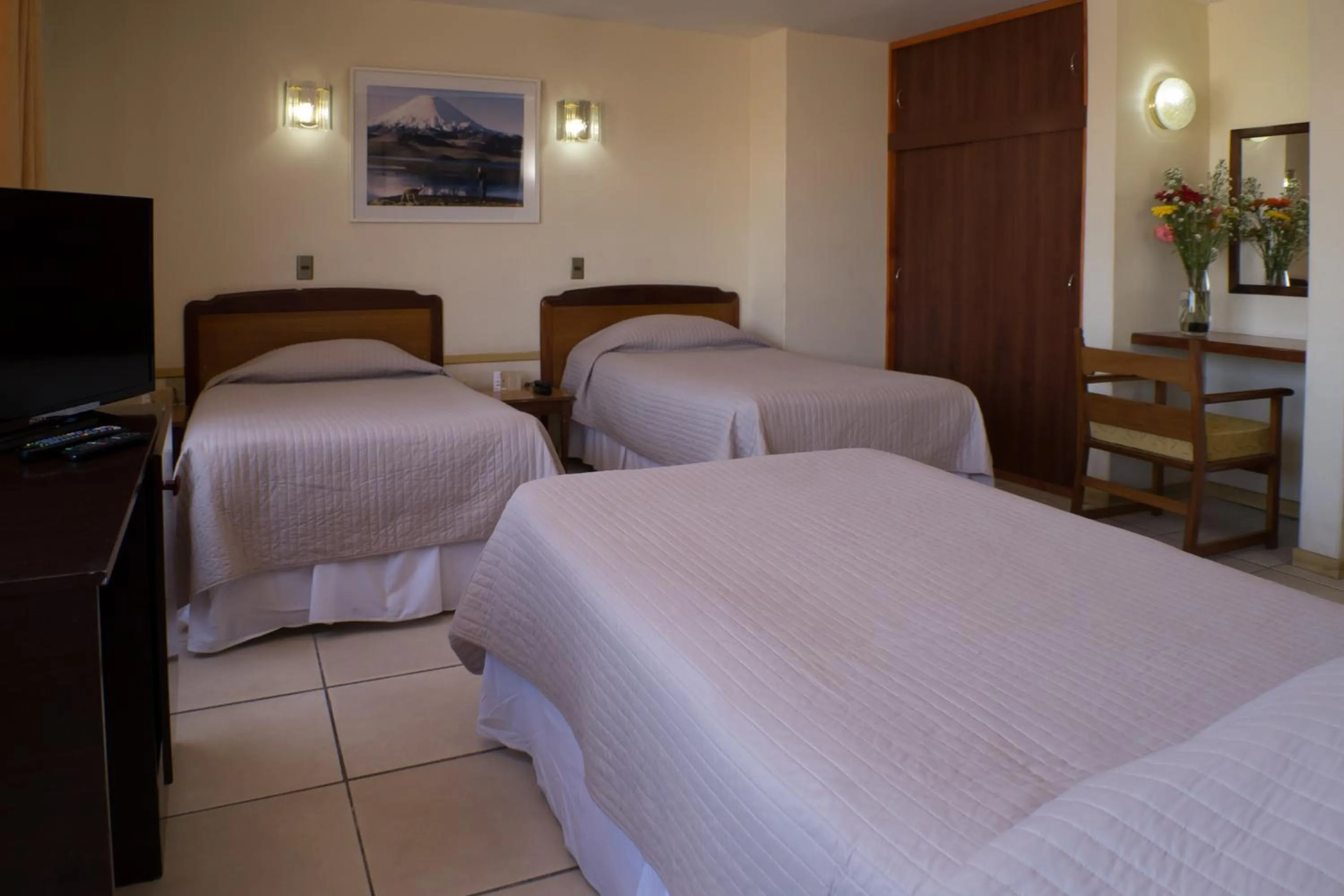 Photo of the whole room, Bed in Amaru Hotel