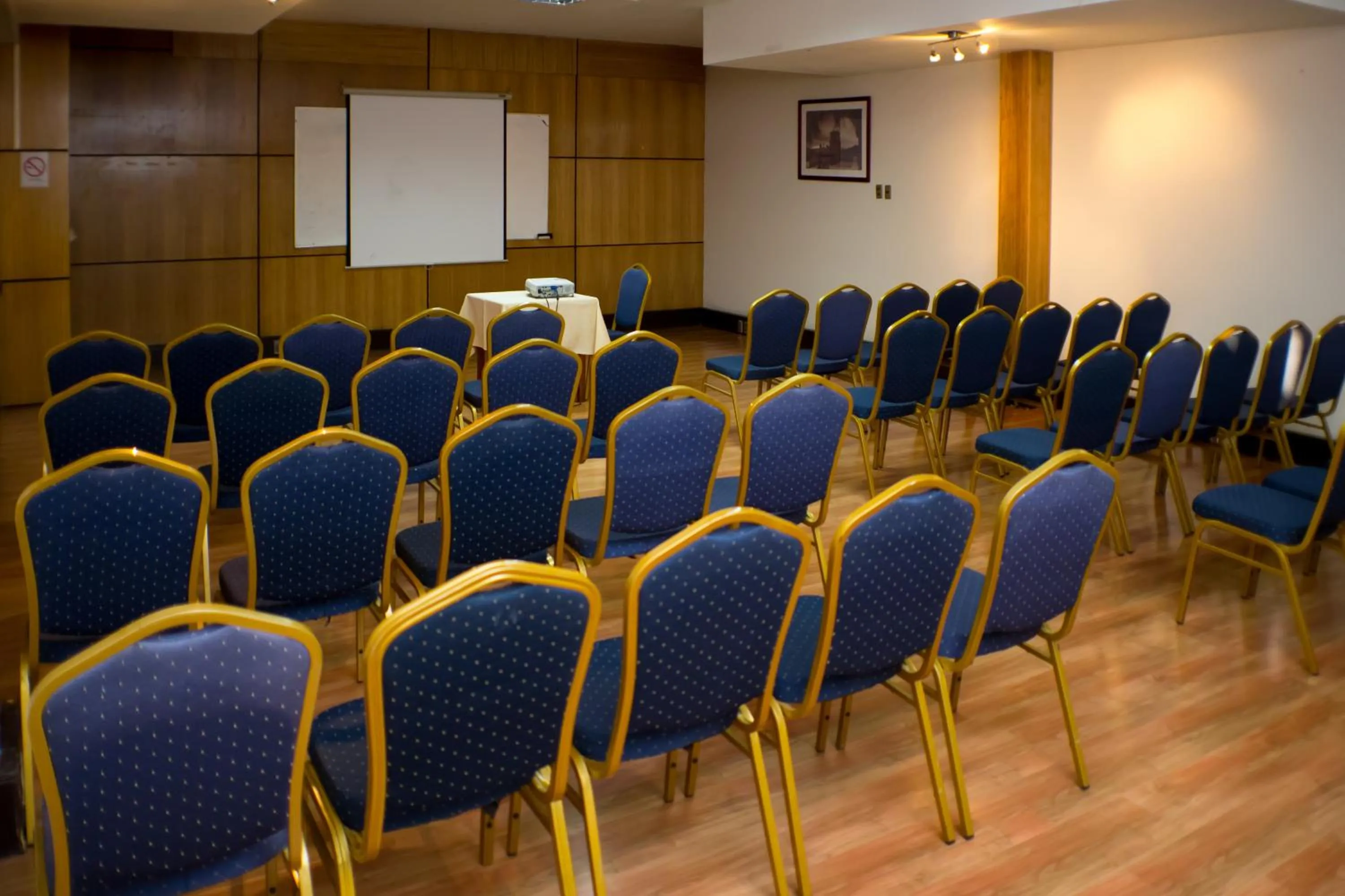 Meeting/conference room in Amaru Hotel