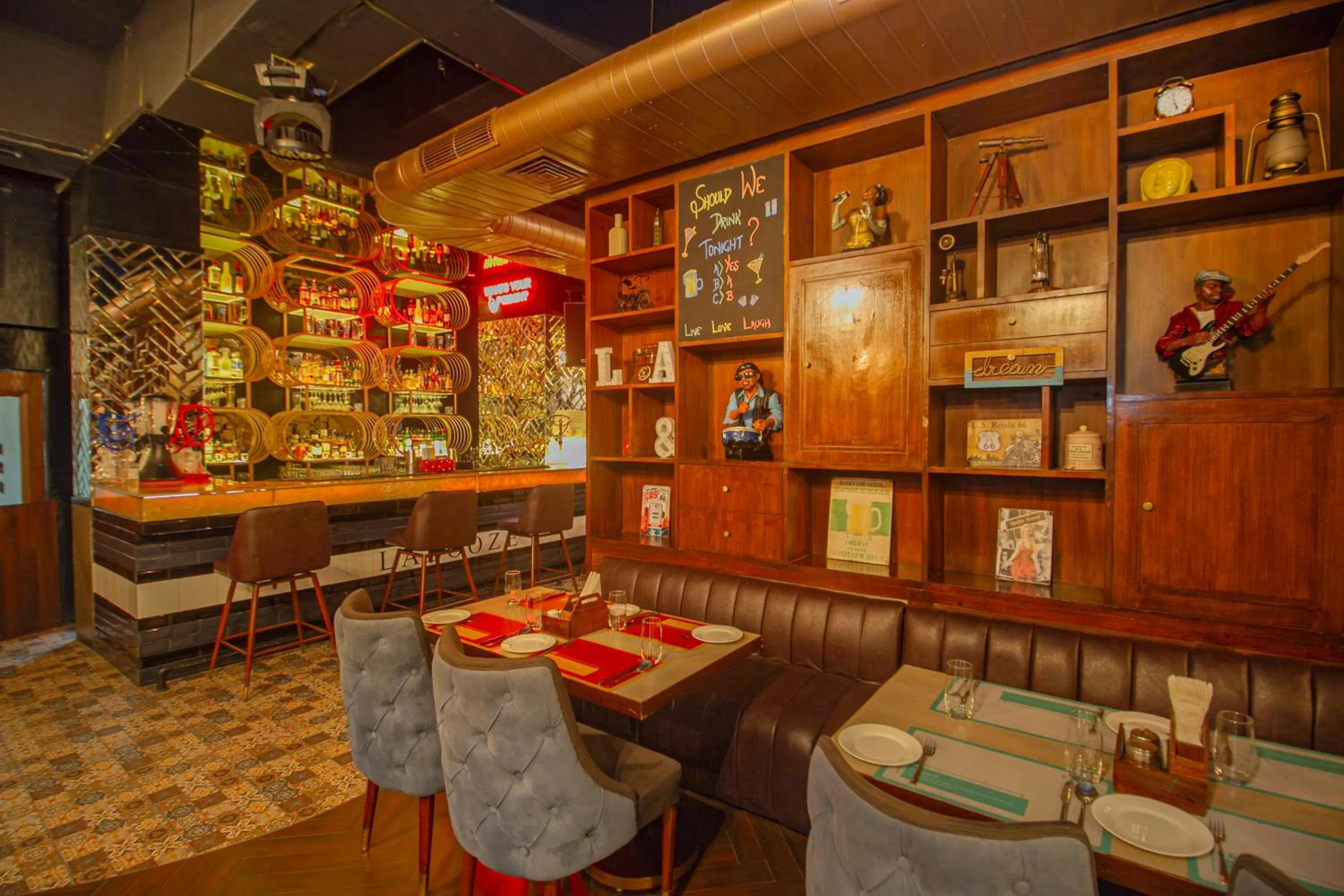 Nightclub / DJ in Amritara Surya - A Luxury Spa Retreat