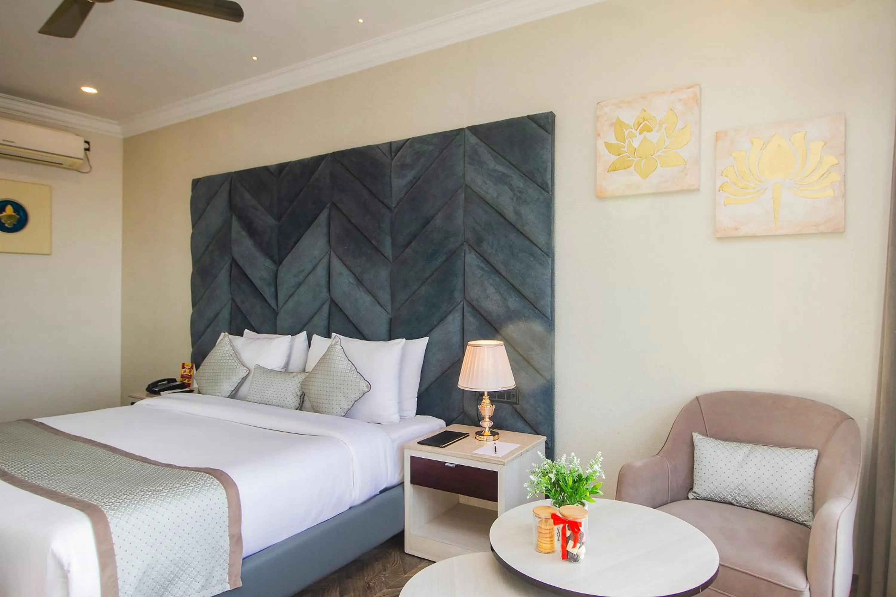 Bed in Amritara Surya - A Luxury Spa Retreat