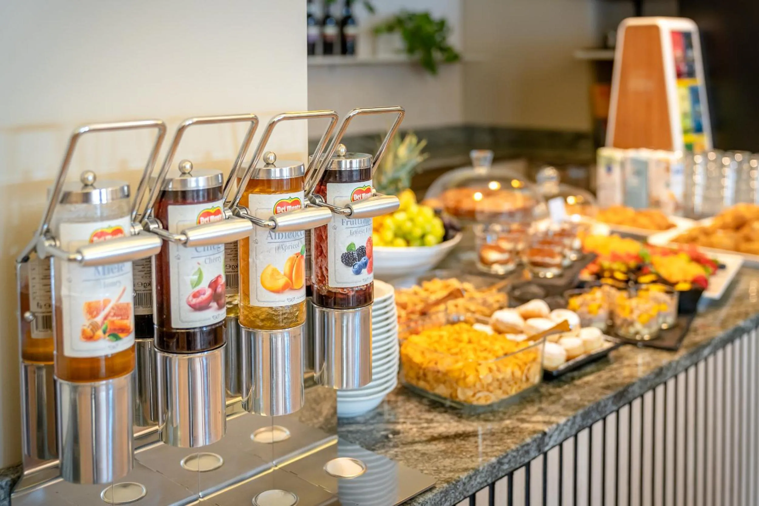 Breakfast in Hotel Delfino