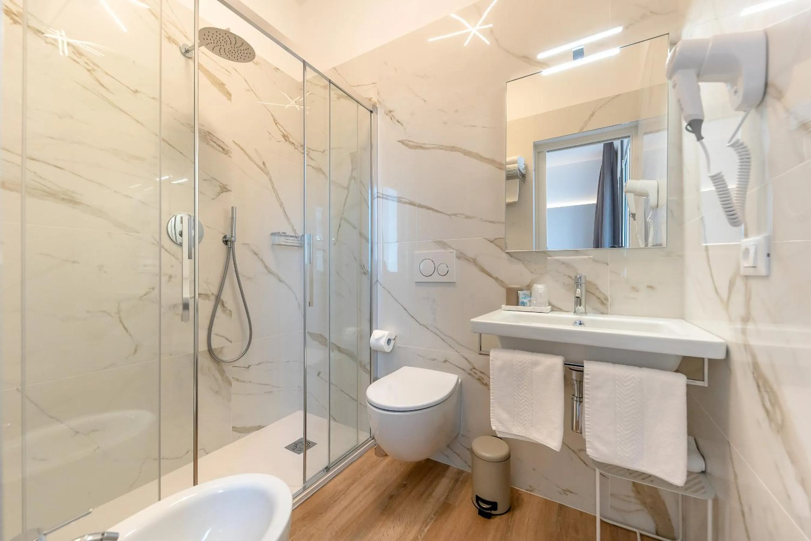 Bathroom in Hotel Delfino