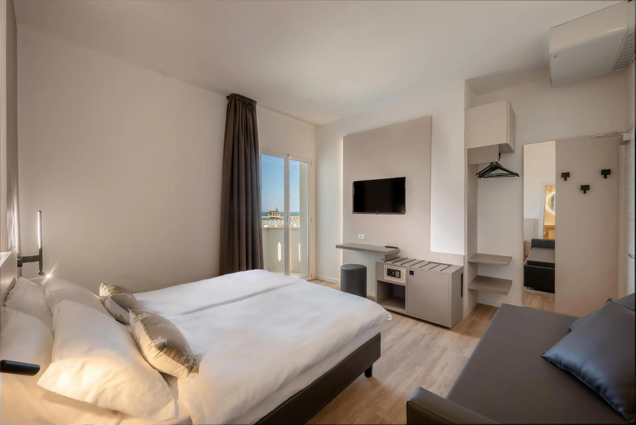Photo of the whole room, Bed in Hotel Delfino